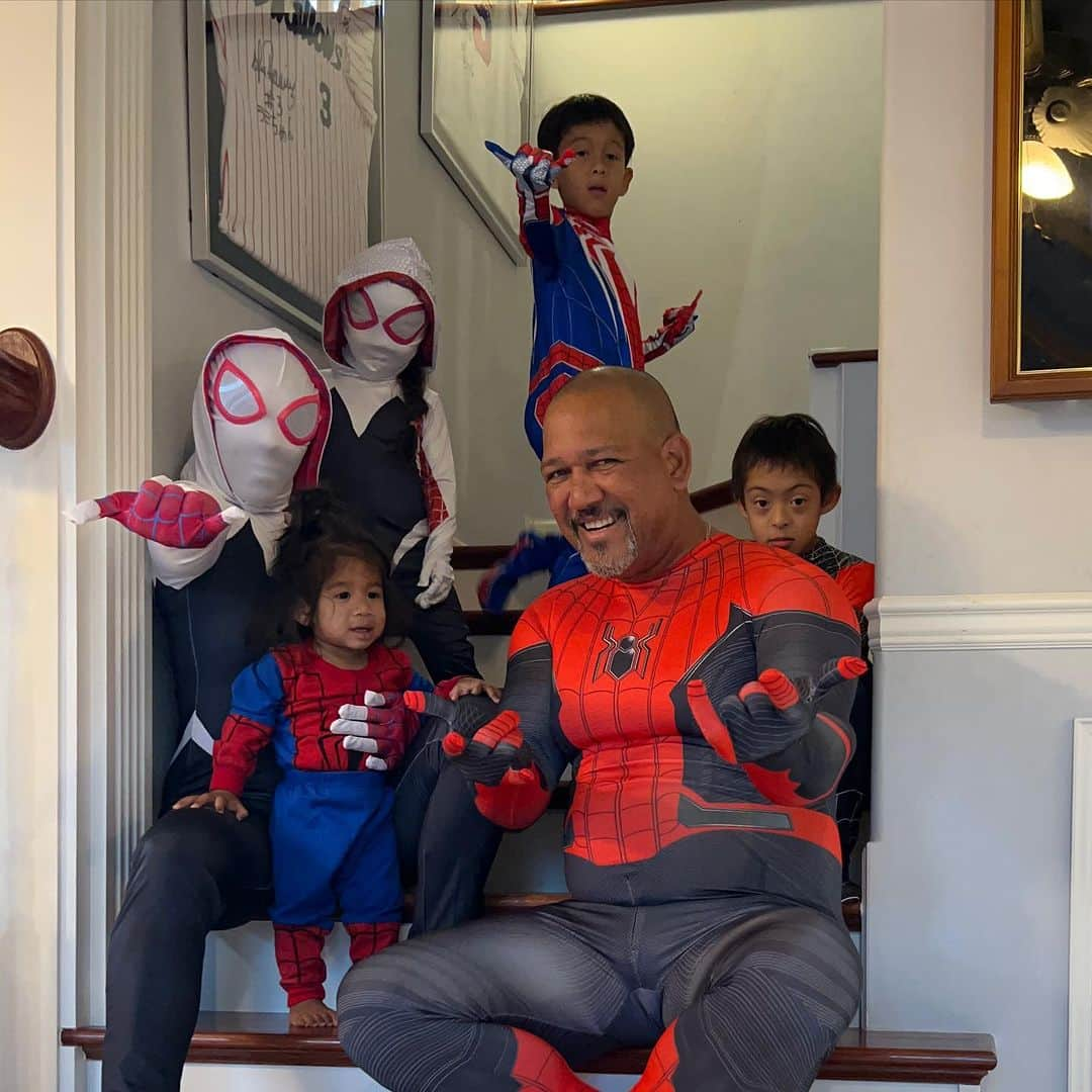 アレックス・ラミレスのインスタグラム：「Rami-Man!!😅 nor Spider-Man, please tell me wish picture you like the most!! Ramichan family wearing Spider-Man outfit! #rami-Man #spiderman #spidermanoutfit #ramichanfamily #ramichanfamilygoodvibes #ramichanhof2023 #ramichanlegendinjapan #vamos #holloween #hollowingoutfit #vamos」