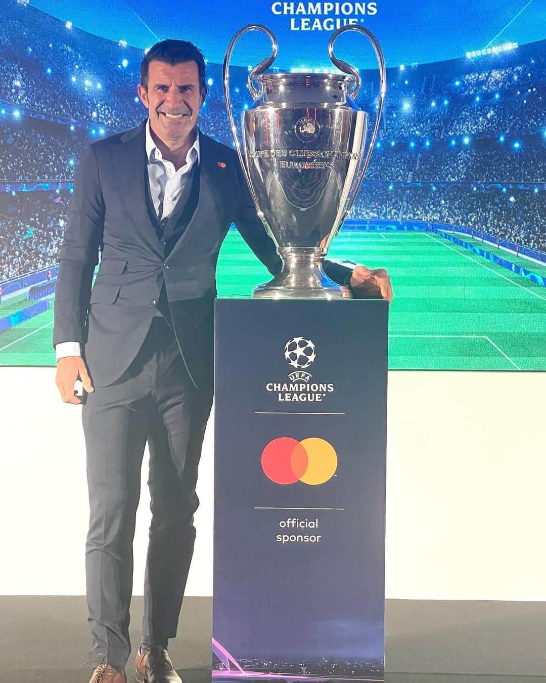 ルイス・フィーゴのインスタグラム：「RiskX Summit, RiskX is Mastercard’s premier event for cybersecurity professionals and industry experts across the globe. RiskX captures the bold spirit of Mastercard’s commitment to create a more seamless – and far more secure – digital experience for consumers worldwide. @mastercard @championsleague」