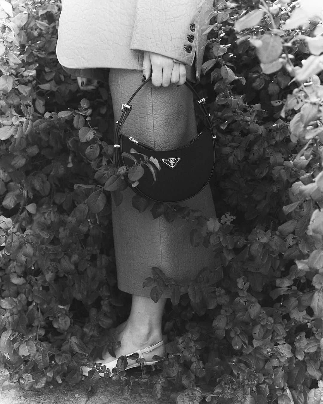 Aya Shalkarのインスタグラム：「And when Fall comes, I rise 🍁 @prada #PradaArque 🖤 #PradaFW23」