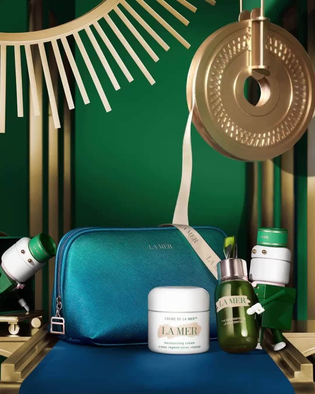 ドゥラメールのインスタグラム：「The Soothing Moisture Collection: a luxurious duo of our velvety barrier serum, The Concentrate, and Crème de la Mer.  #LaMer #LaMerSkincare #LoveLaMer #LaMerConcentrate #CremedelaMer」