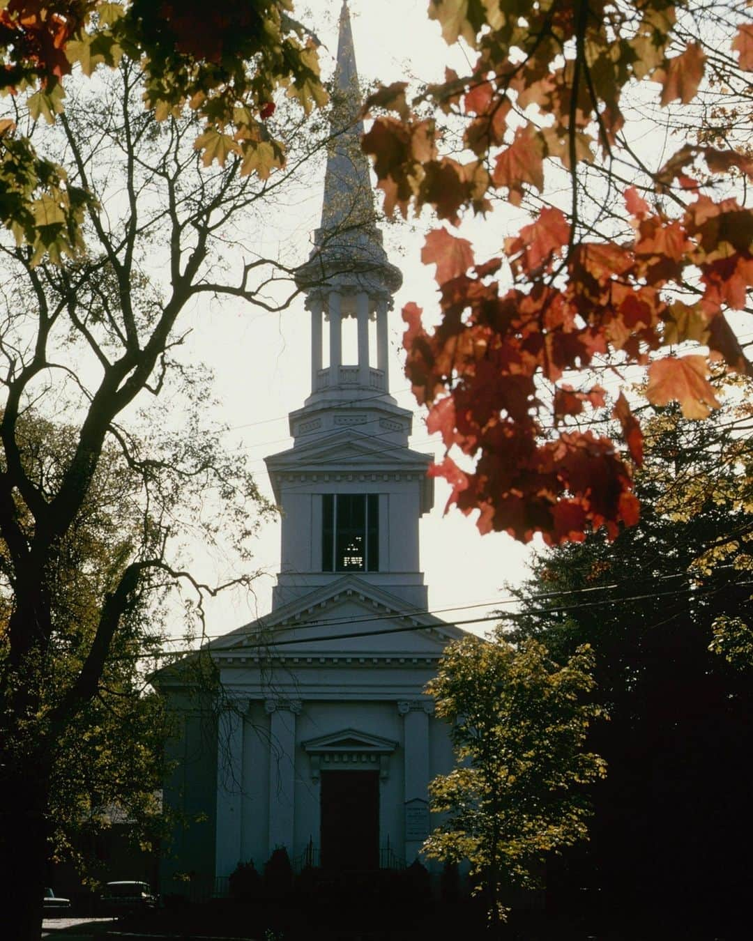 lifeのインスタグラム：「View of First Church in Sandwich, Massachusettes - founded in 1638, it is one of the oldest churches on Cape Cod.   (📷 Alfred Eisenstaedt/LIFE Picture Collection)  #LIFEMagazine #LIFEArchive #AlfredEisenstaedt #FirstChurch #Architecture #USHistory #CapeCod」