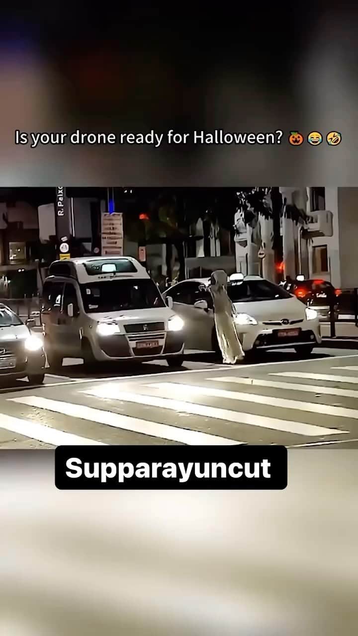エブロ・ダーデンのインスタグラム：「Not … “we fitna play too much..” 🤣🤣🤣🤣 @supparay14k always has me laughing」