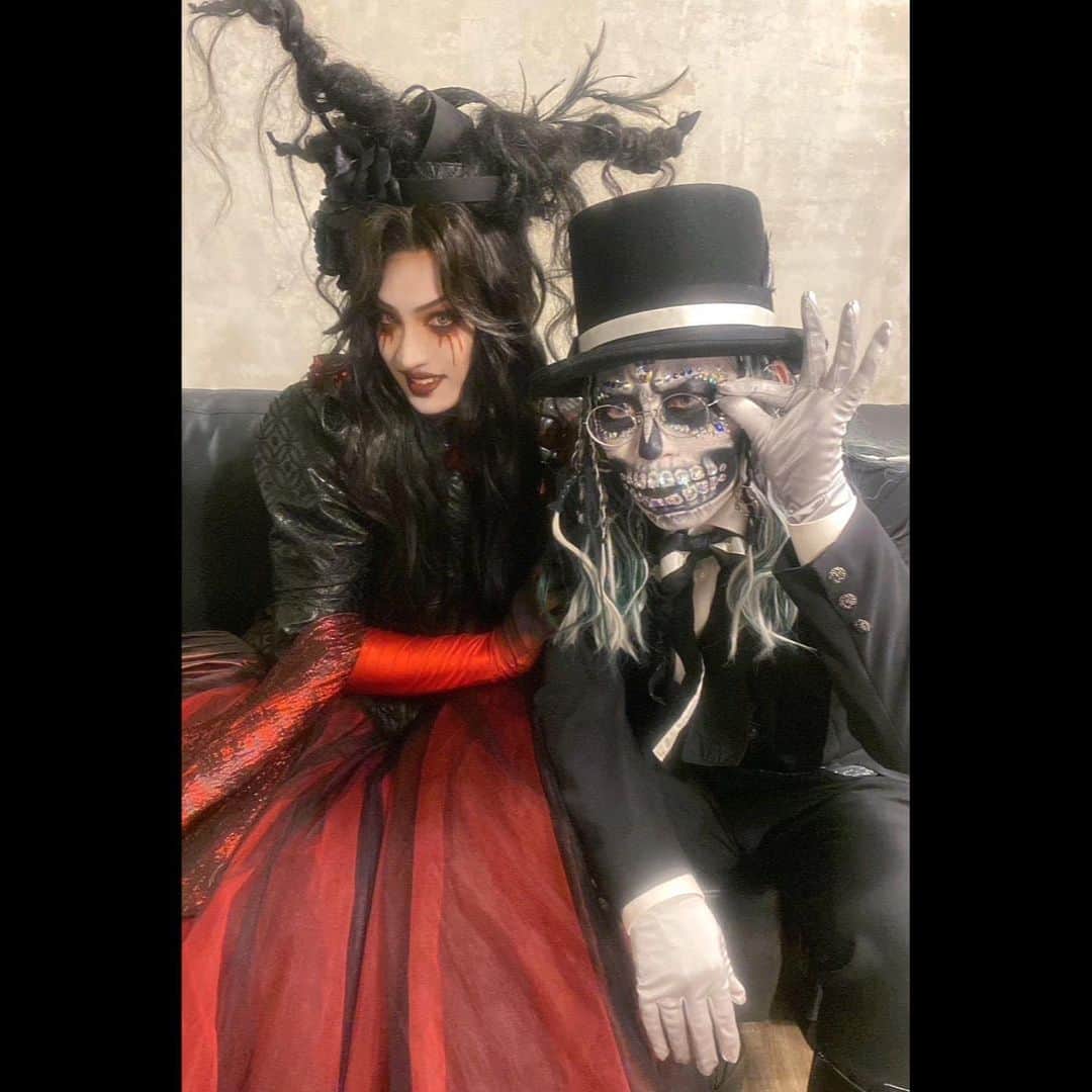 Kayaのインスタグラム：「Leetspeak monstersメンバー皆様と！ Hitomiさん、閣下、てろ君とのお写真を🎃  #Kaya」