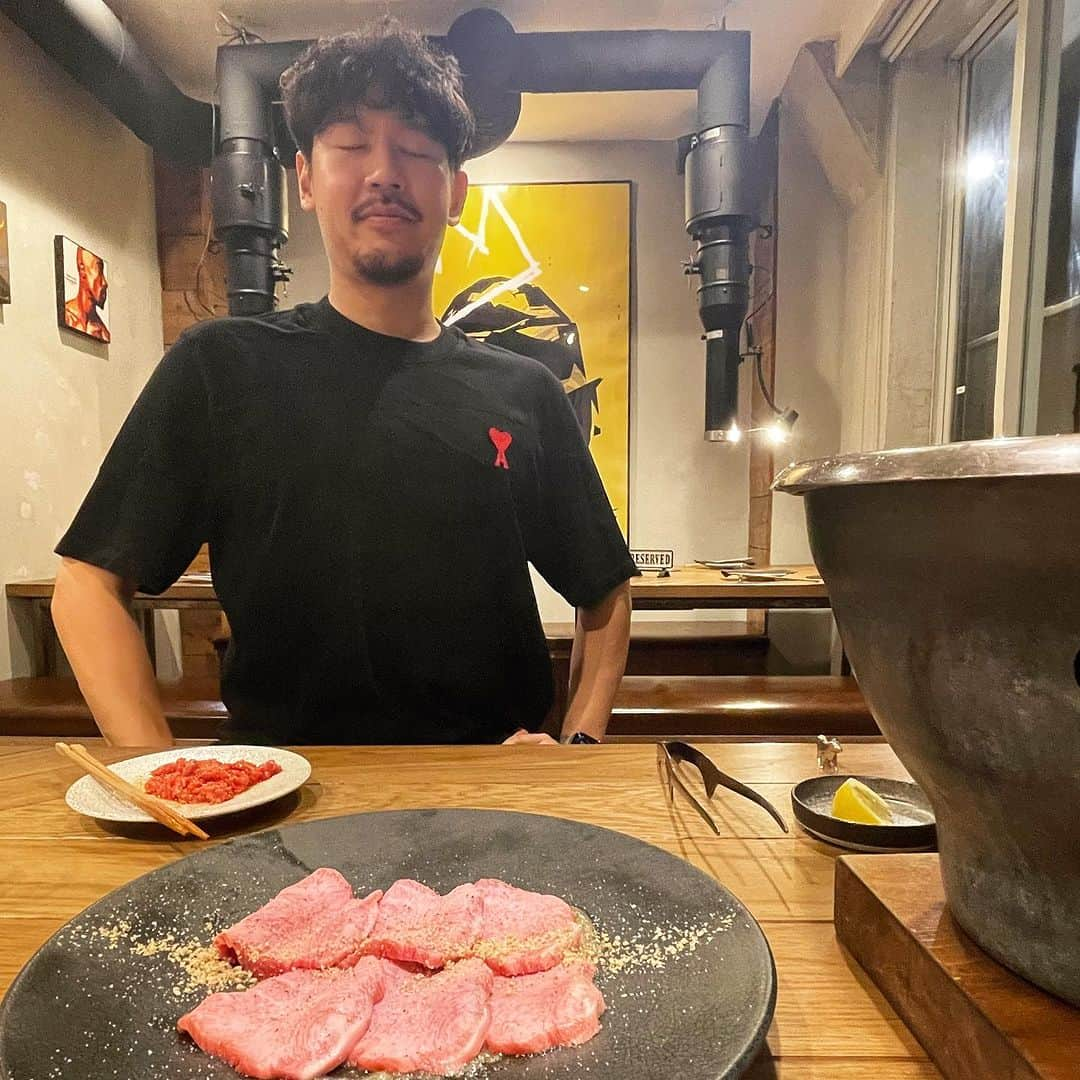 武井壮のインスタグラム：「三件目は肉」