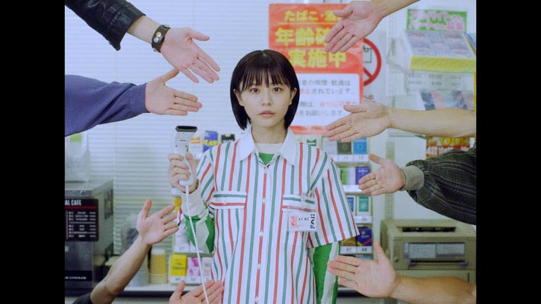 go!go!vanillasさんのインスタグラム写真 - (go!go!vanillasInstagram)「10th ANNIVERSARY GIFT ALBUM 「DREAMS」収録  「コンビニエンスラブ」  Music Video 公開！  #コンビニエンスラブ  💃🕺💃🕺💃🕺💃🕺💃🕺  【MUSIC VIDEO CREDIT】 Cast : Hikari Kabashima, Gomez Choreogragher : sumire Casting : OIP, Keisuke Yamada（KM Entertainment）  Direction :  GROUPN  Director Of Photography : Shinnosuke Komatsu Camera Assistant : Arata Miyazaki（PANS FILM）, Ren Takahashi（Schrittz）, Yuki Yoshide（Schrittz） Grip : Hideo Fujita（SiS）, Satoru Kurihara（SiS）, Ayumu Soma（SiS） Lighting Director : Ibuki Katagiri Lighting Assistant : Ryo Uchiyama, Takuma Obara, Shoki Kurooka Production Designer : Shoko Ishizaki（THINGS） Designer Assitant : Fuyuto Tobita, Taiga Nakajima, Chisaki Komano  Stylist : Yuya Nakajima Hair & Make Up（go!go!vanillas）: Maho Hayashi Hair & Make Up（Cast）: Kaede Madachi Transport : Rannosuke Ohyama  Production Staff : Hiroyuki Kishimoto, Koki Mugii, Rei Takara Producer : Kaishu Kamotani」10月25日 0時01分 - go_go_vanillas_official