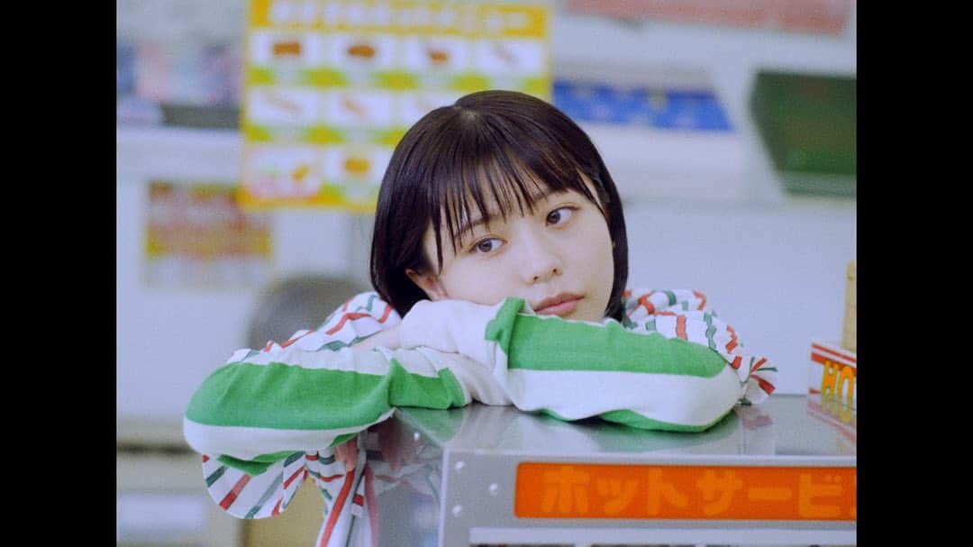 go!go!vanillasさんのインスタグラム写真 - (go!go!vanillasInstagram)「10th ANNIVERSARY GIFT ALBUM 「DREAMS」収録  「コンビニエンスラブ」  Music Video 公開！  #コンビニエンスラブ  💃🕺💃🕺💃🕺💃🕺💃🕺  【MUSIC VIDEO CREDIT】 Cast : Hikari Kabashima, Gomez Choreogragher : sumire Casting : OIP, Keisuke Yamada（KM Entertainment）  Direction :  GROUPN  Director Of Photography : Shinnosuke Komatsu Camera Assistant : Arata Miyazaki（PANS FILM）, Ren Takahashi（Schrittz）, Yuki Yoshide（Schrittz） Grip : Hideo Fujita（SiS）, Satoru Kurihara（SiS）, Ayumu Soma（SiS） Lighting Director : Ibuki Katagiri Lighting Assistant : Ryo Uchiyama, Takuma Obara, Shoki Kurooka Production Designer : Shoko Ishizaki（THINGS） Designer Assitant : Fuyuto Tobita, Taiga Nakajima, Chisaki Komano  Stylist : Yuya Nakajima Hair & Make Up（go!go!vanillas）: Maho Hayashi Hair & Make Up（Cast）: Kaede Madachi Transport : Rannosuke Ohyama  Production Staff : Hiroyuki Kishimoto, Koki Mugii, Rei Takara Producer : Kaishu Kamotani」10月25日 0時01分 - go_go_vanillas_official