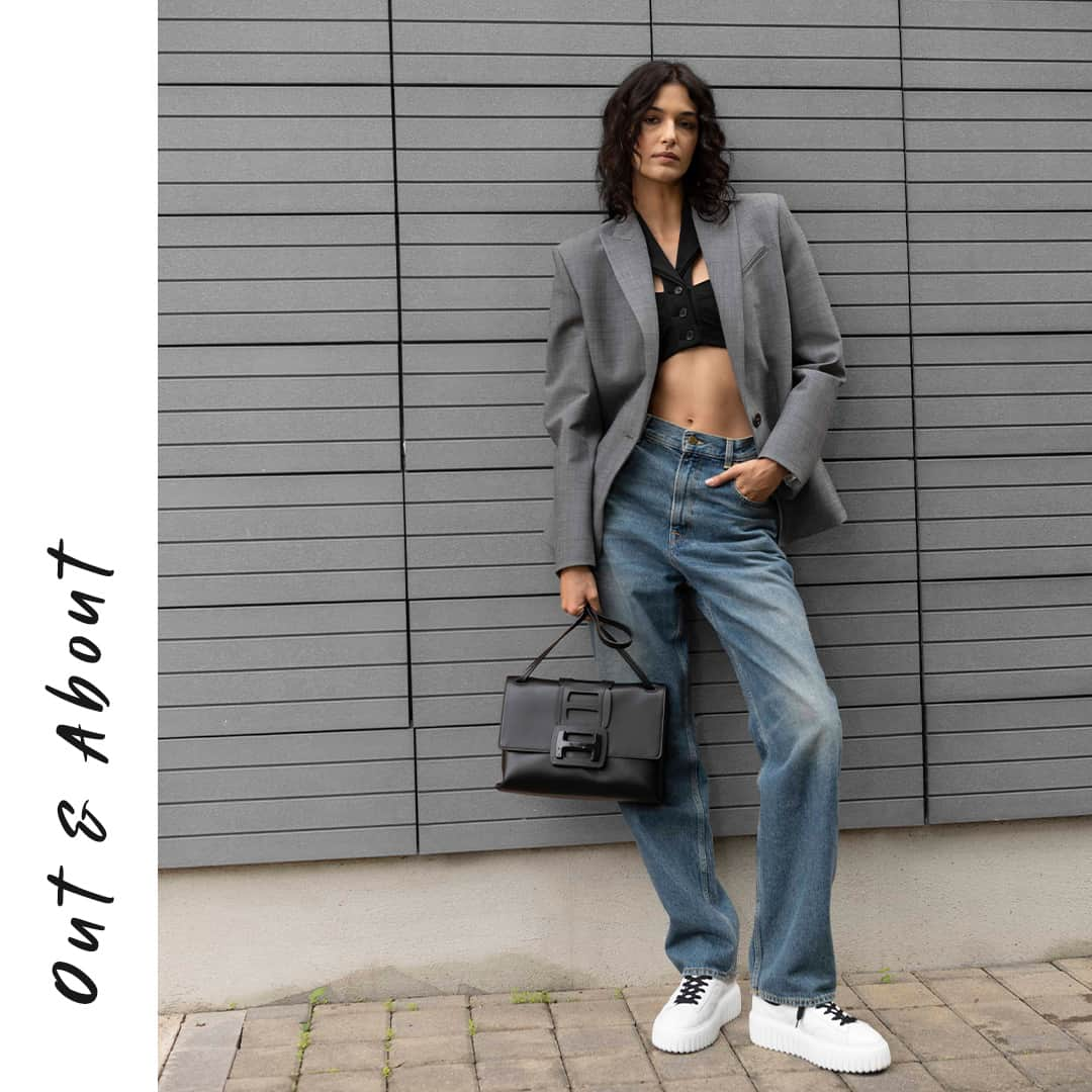 ホーガンさんのインスタグラム写真 - (ホーガンInstagram)「Simplicity is the ultimate sophistication with @elda.scarnecchia in the #HOGAN H-Stripes #sneakers and HOGAN H-Bag⁣ #GenH ⁣ Discover more via link in bio」10月25日 0時01分 - hoganbrand