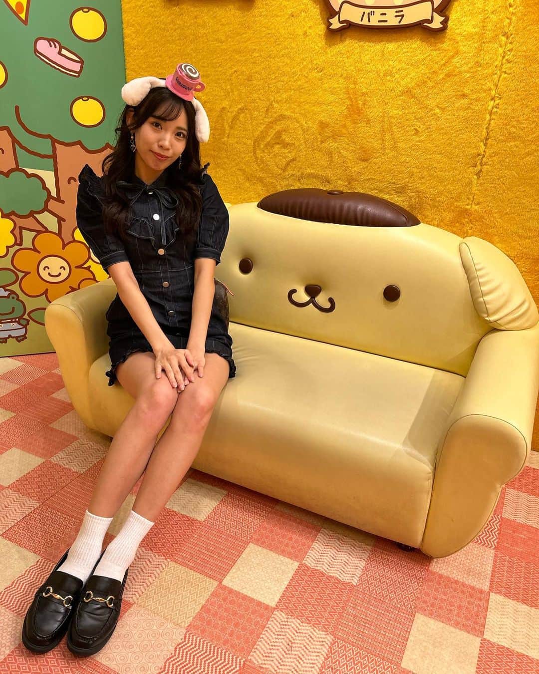 斉藤めぐさんのインスタグラム写真 - (斉藤めぐInstagram)「. . ポムお家に自分のソファーあった…🍮 . #サンリオ #サンリオピューロランド  #ピューロランド #ポムポムプリン」10月25日 0時04分 - megusaitou