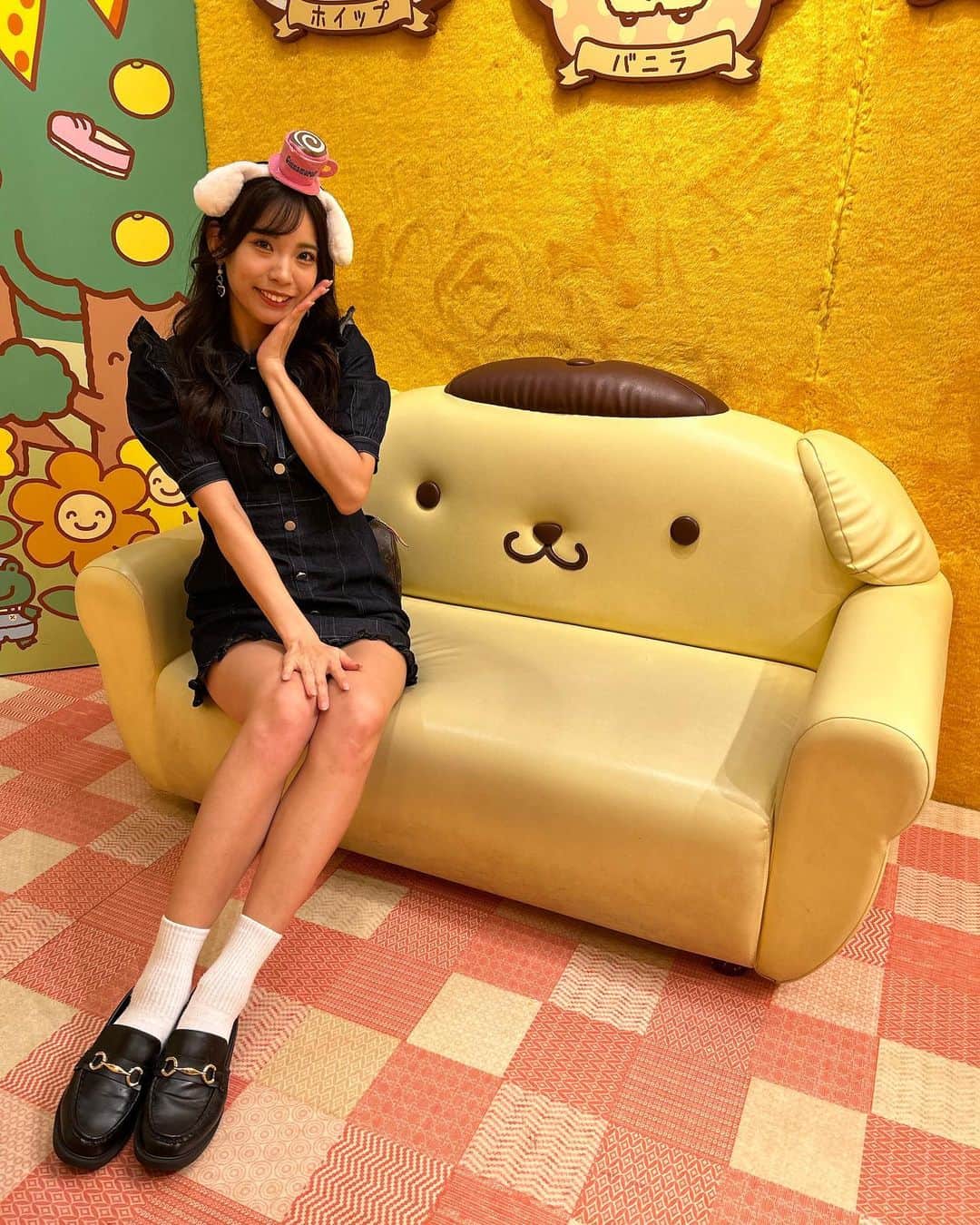 斉藤めぐさんのインスタグラム写真 - (斉藤めぐInstagram)「. . ポムお家に自分のソファーあった…🍮 . #サンリオ #サンリオピューロランド  #ピューロランド #ポムポムプリン」10月25日 0時04分 - megusaitou