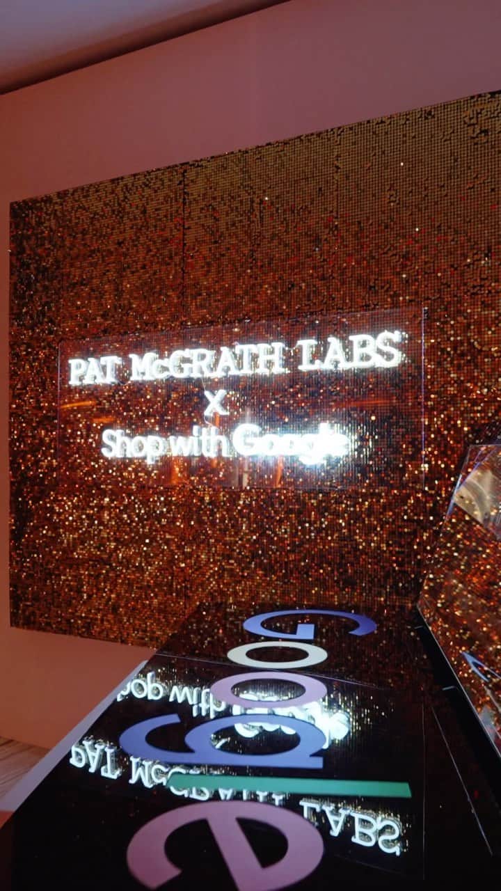 パット・マグラスのインスタグラム：「DIVINE APPRECIATION ⚡️⚡️⚡️ A HEARTFELT THANK YOU to everyone that joined #teampatmcgrath and I this weekend at the PAT McGRATH LABS x @shopwithgoogle event. We loved spilling our backstage secrets and getting to know all of you during the touch-up sessions. ⚡️⚡️⚡️ What was your favorite part of the experience? XxPat」