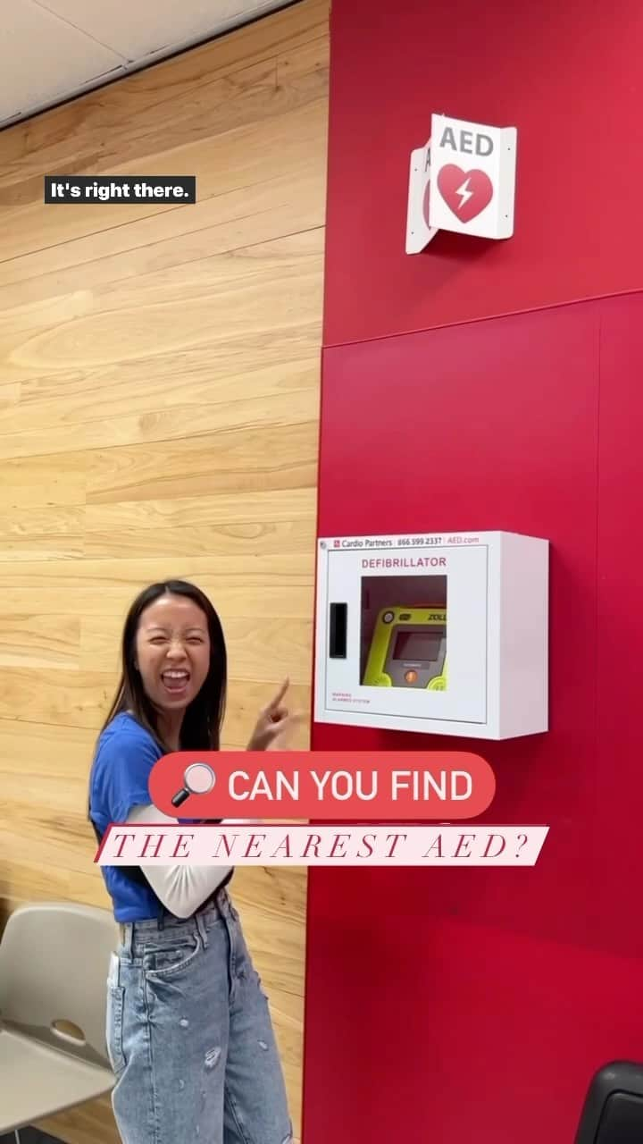 ネーブ・キャンベルのインスタグラム：「We know where our nearest AED is... it’s right there. ☝🏼☝🏾 Can you find yours?  Knowing where to find an AED can help you respond quickly in an emergency, and even help save a life. Immediately starting CPR and using an AED as soon as possible during cardiac arrest gives the person the greatest chance of survival.  #AED #CPR #SCAAMonth #CardiacArrest」