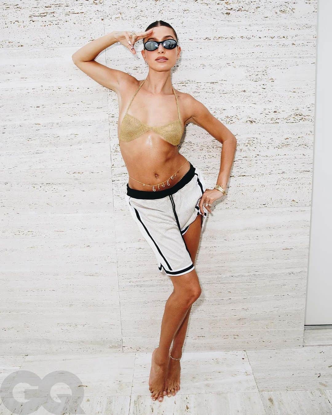 ジョン エリオットさんのインスタグラム写真 - (ジョン エリオットInstagram)「Vacation vibes with @haileybieber in Vintage Varsity Shorts, a brand staple. Shoutout @gq」10月25日 0時26分 - johnelliottco