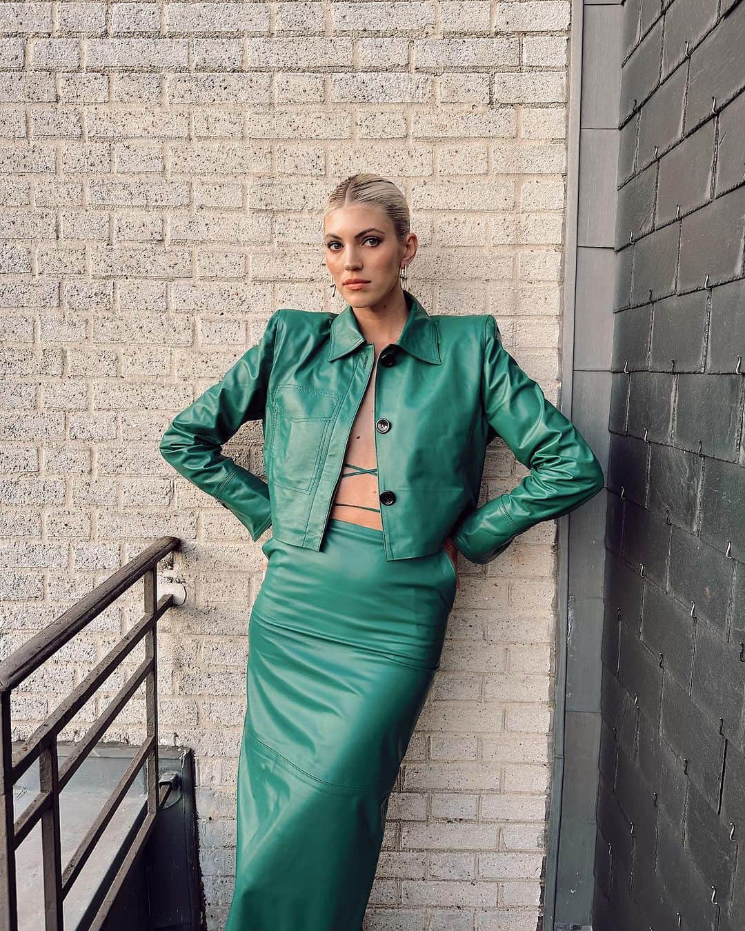 デヴォン・ウィンザーのインスタグラム：「Here for the green 💚」