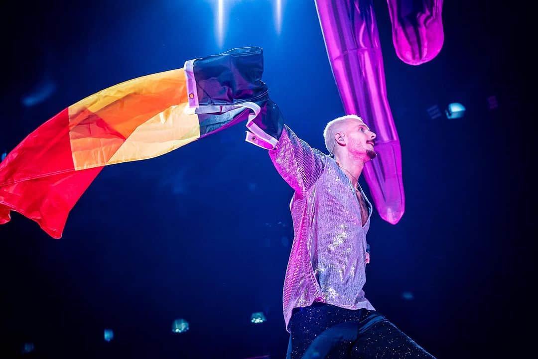 エム・ポコラさんのインスタグラム写真 - (エム・ポコラInstagram)「Bruxelles dump 🇧🇪:  1. Fam 2. Diable rouge 3. MP’s angels 4. Au coeur du volcan 5. 🥹 6. 40 celcius/ 104 fahrenheit  7. Y a qu’à moi que va ce pantalon cherchez pas… 8. La main divine 9. Squad  📸 @pixelinephoto」10月25日 0時38分 - mattpokora