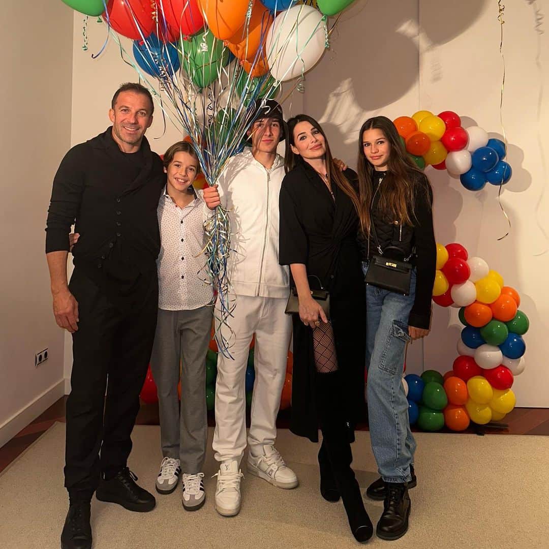 アレッサンドロ・デル・ピエロさんのインスタグラム写真 - (アレッサンドロ・デル・ピエロInstagram)「Sweet 16!! Happy Birthday 🎂 @tobias.delpiero  . . . October 22 - 2023」10月25日 0時39分 - alessandrodelpiero