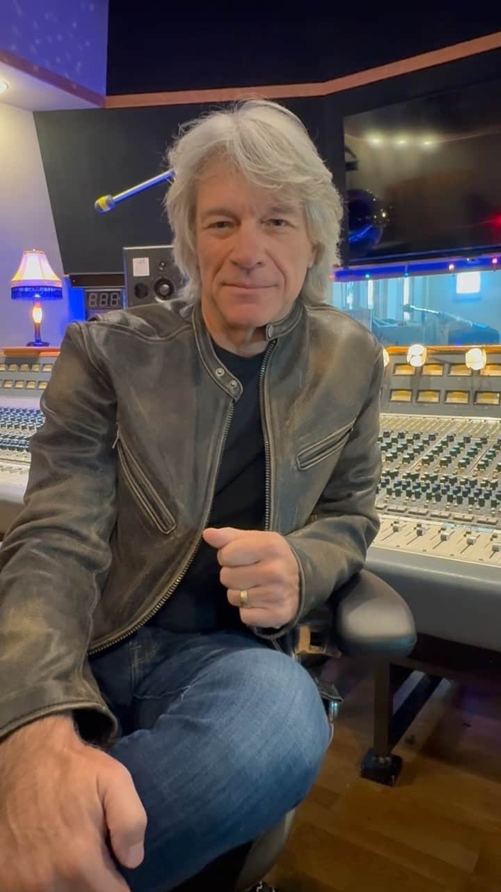 Bon Joviのインスタグラム：「2024 Person of the Year honoree @JonBonJovi has a few words to share about next year’s @MusiCares gala. ❤️」