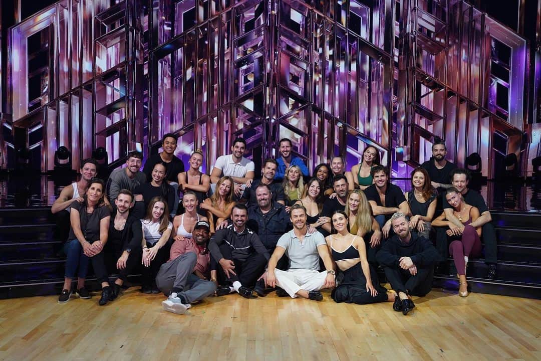 ジェナ・ジョンソンさんのインスタグラム写真 - (ジェナ・ジョンソンInstagram)「Tonight is going to be a special moment for all of us sharing the stage. Never have the combined 12 couples shared the stage all at once, and the person bringing us together for this dance is our dear Len Goodman.   Val and I have felt a huge responsibility to create something that Len would smile from ear to ear watching. And yesterday while we were running around giving last minute notes and tweaks… I was stopped in my tracks at the thought of Len watching his ballroom family from the heavenly skies dance a waltz in his honor… and all the stress went away.   This is for you, Len. We love you. And we miss you 🤍」10月25日 0時52分 - jennajohnson