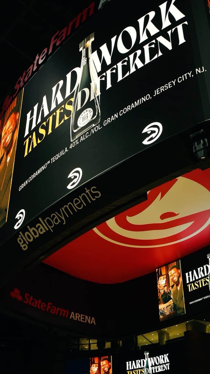 ケビン・ハートのインスタグラム：「Gran Coramino is now a “Spirit of the Atlanta Hawks”.  Join us at the GRAN CORAMINO BAR inside State Farm Arena, OPEN NOW!」