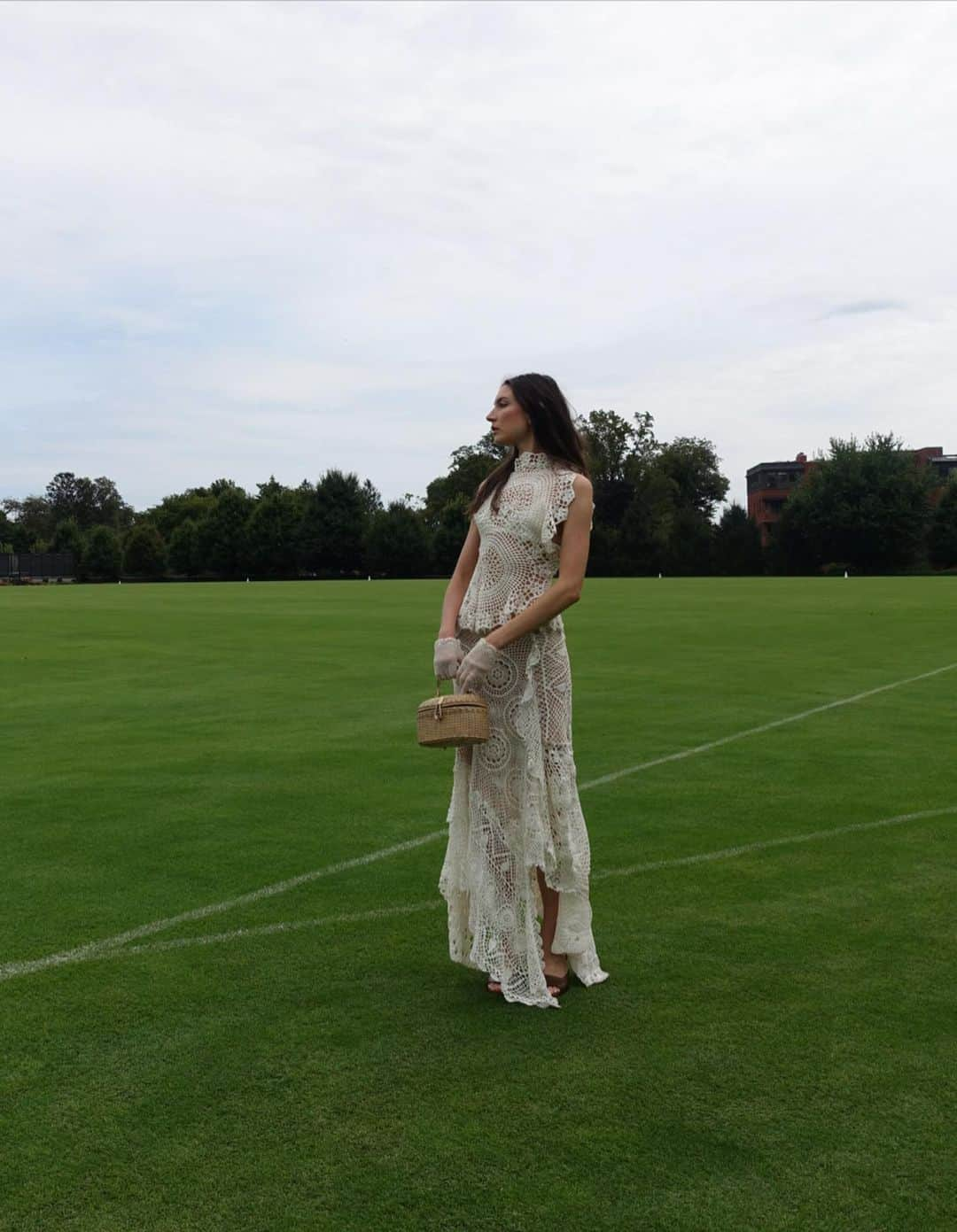 ジャクリーン・ヤブロンスキーさんのインスタグラム写真 - (ジャクリーン・ヤブロンスキーInstagram)「Post wedding brunch at the Cricket Club in this heavenly crochet look from The Row.」10月25日 1時12分 - jacquelynjablonski