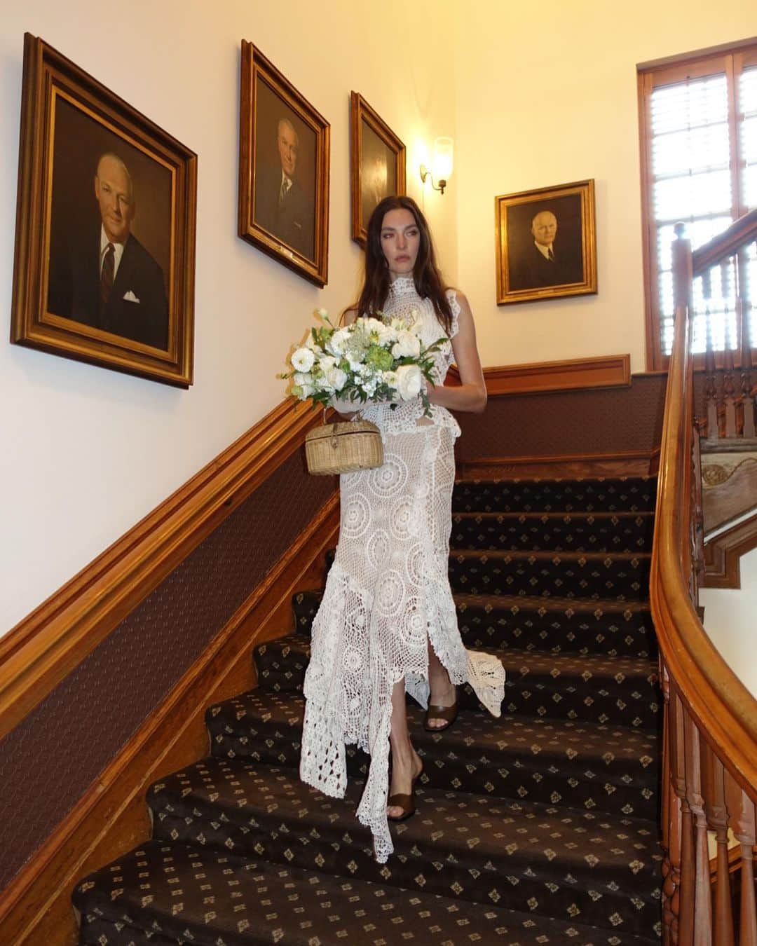 ジャクリーン・ヤブロンスキーのインスタグラム：「Post wedding brunch at the Cricket Club in this heavenly crochet look from The Row.」