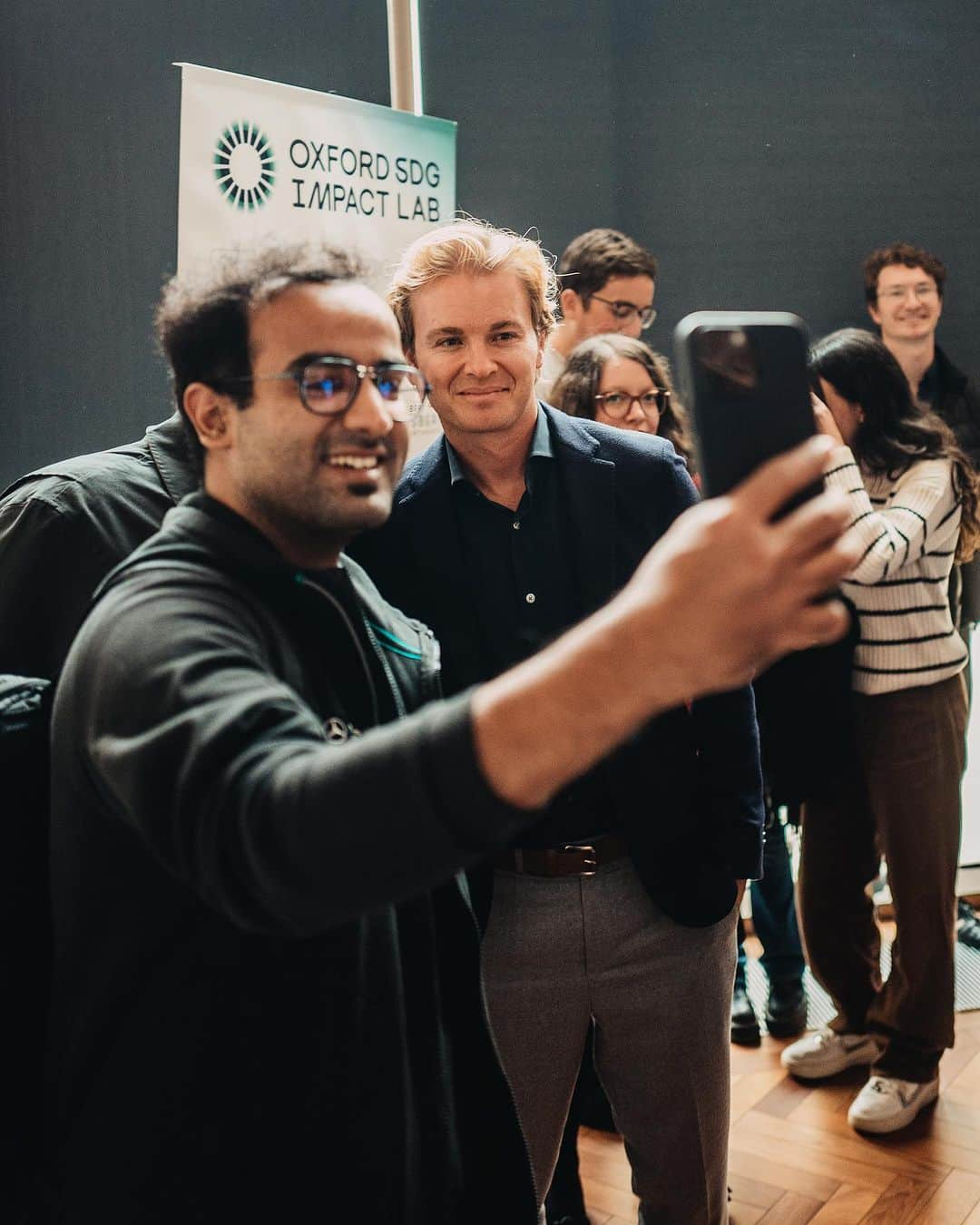 ニコ・ロズベルグさんのインスタグラム写真 - (ニコ・ロズベルグInstagram)「Inspiring day at Oxford University! We marked Year 1 of the partnership between Rosberg Philanthropies and the @oxfordsdglab 🙏  I‘m still fascinated by the impact the talented group of our supported Oxford fellows Varun, Nishant and John have made 👏  They worked on innovative solutions around: • Direct air capture tech in the UK and beyond • Maritime de-fossilization & sustainable fuel technologies • The relationship between marine organisms and floating plastic waste  Thank you to our strong partner network and to everyone involved for supporting this collaboration! Let‘s keep pushing the boundaries.」10月25日 1時34分 - nicorosberg