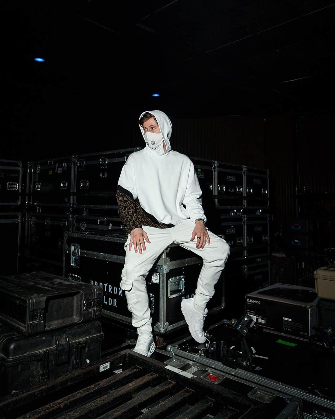 アラン・ウォーカーのインスタグラム：「When in White Walkers World… Thanks to my US crowd this weekend - for keeping me a sellout act🥹🫶🏻」
