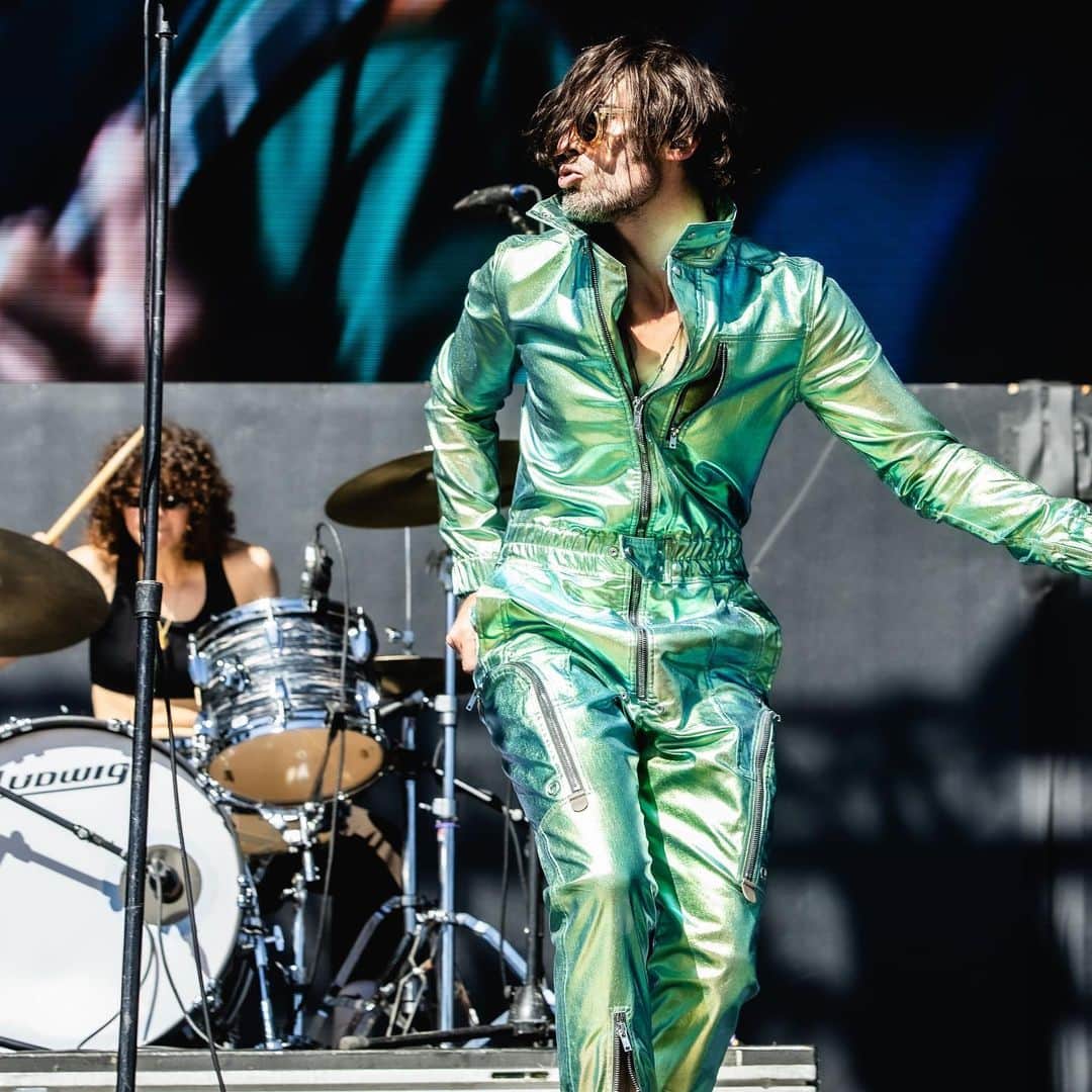 Rock Soundさんのインスタグラム写真 - (Rock SoundInstagram)「Now More Than Ever brought some seriously fun vibes to When We Were Young Festival 2023  📸 @jennfive for Rock Sound  #nowmorethanever #tysonritter #alternative #rock」10月25日 1時43分 - rocksound
