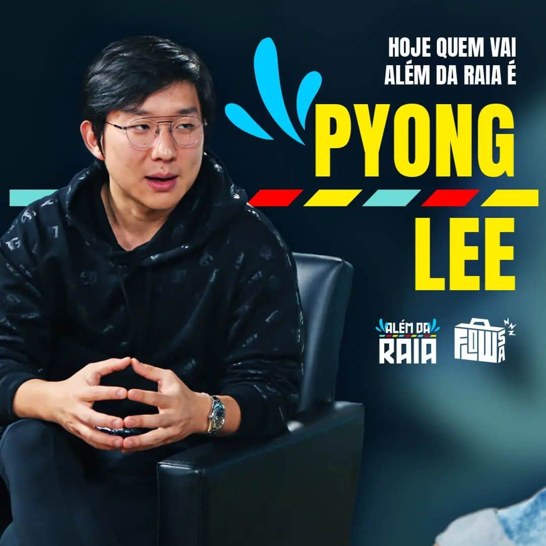 チアゴ・ペレイラのインスタグラム：「Hoje é dia de ir Além da Raia com o grande @pyonglee, empreendedor, hipnotista e mágico que vai te enfeitiçar a partir das 18:00 🎩😁 Link na Bio!  #AlémDaRaia #alemdaraia #flowsa #pyonglee #estudiosflow #thiagopereira #empreendedor #empreendedorismo #magico #ilusionismo」