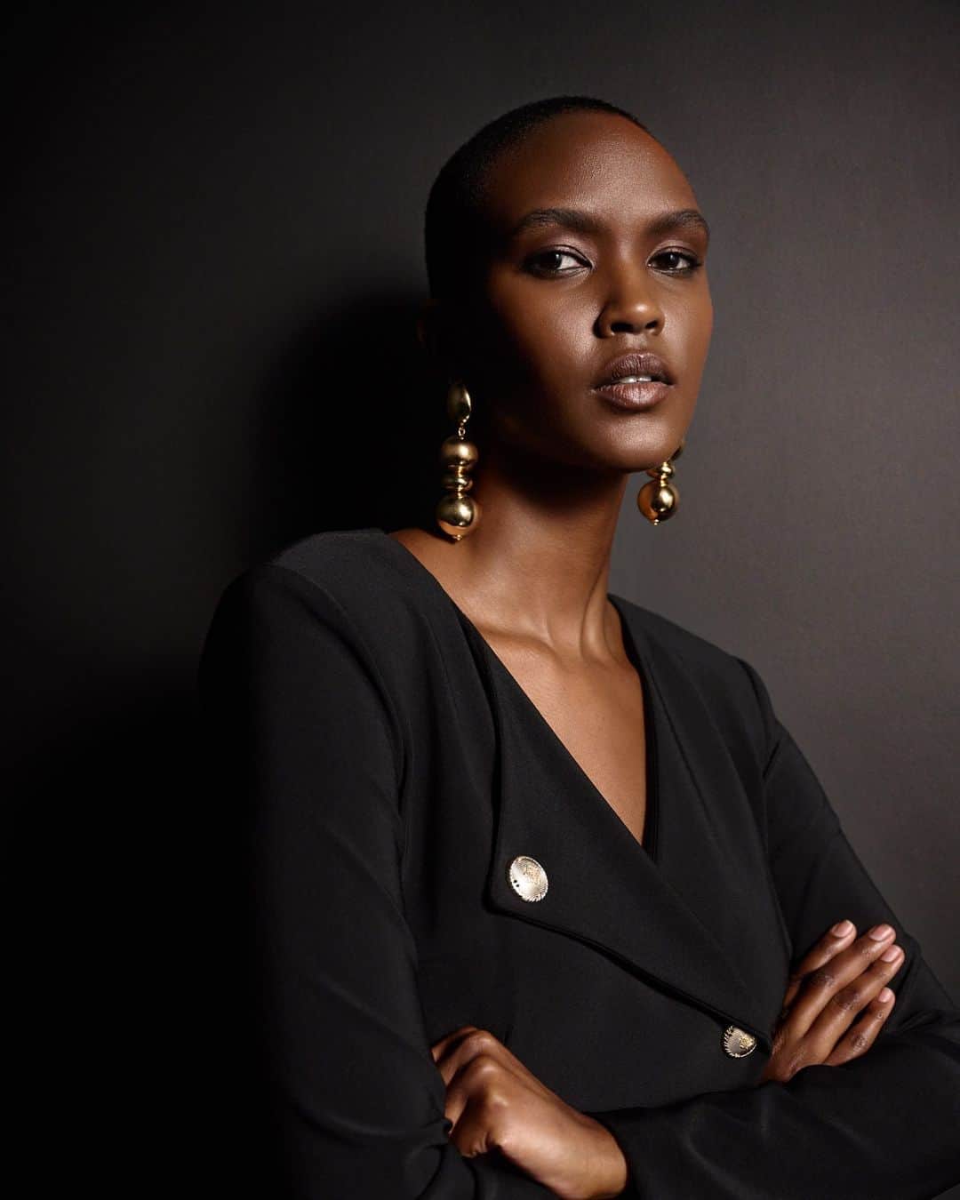 ジョセフリブコフのインスタグラム：「From desk to dinner, make every moment an opportunity to showcase your style with this timeless blazer dress. #IlovemyJR  Du bureau au souper, faites de chaque moment une occasion de faire valoir votre style grâce à cette robe veston intemporelle.  STYLE 234153」