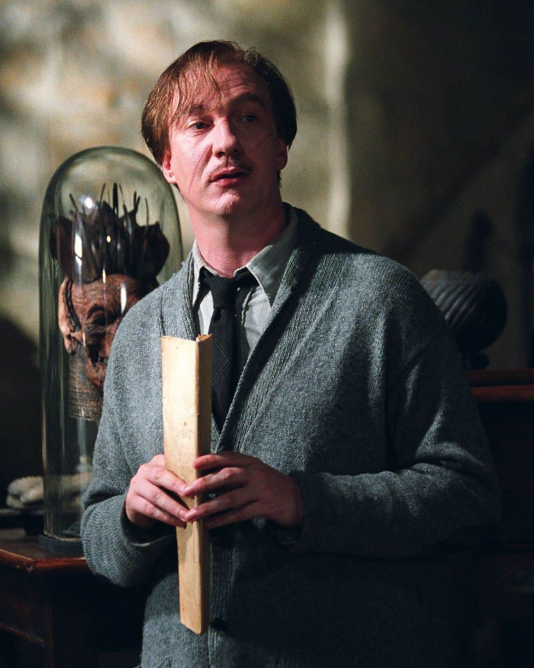 ハリー・ポッターのインスタグラム：「Did you know that Remus Lupin wasn't born as a werewolf? He was turned by Fenrir Greyback after a disagreement with Remus's father 🐺」