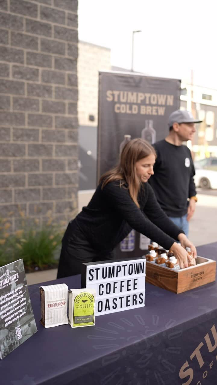 Stumptown Coffee Roastersのインスタグラム：「Have you heard? 🗣️📢  @newseasonsmarket just opened a new location in Vancouver, Washington! They have been proudly serving Stumptown in the PNW for 20 Years. You can find our coffee on bar, available as espresso and drip at the cafe, stocked on the shelves, or you can even cop a Cold Brew or seasonal Winter Cheer in the cold case. 🧊☕️  Swing by and say hi!」