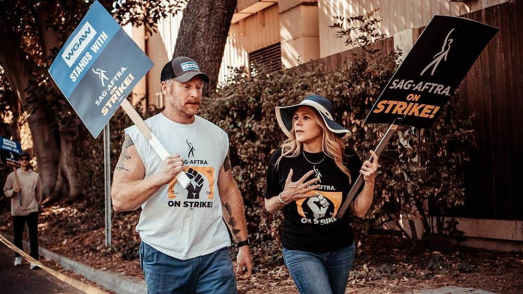 マック・ブラントのインスタグラム：「Day 103. The numbers on the picket line shows that we’ve won.  all that’s left is for the AMPTP. to rip off the Band-Aid, and accept it. The only shame is them dragging this on longer. #sagaftra #onedaylongeronedaystronger Phot credit @toni.reinaldo」