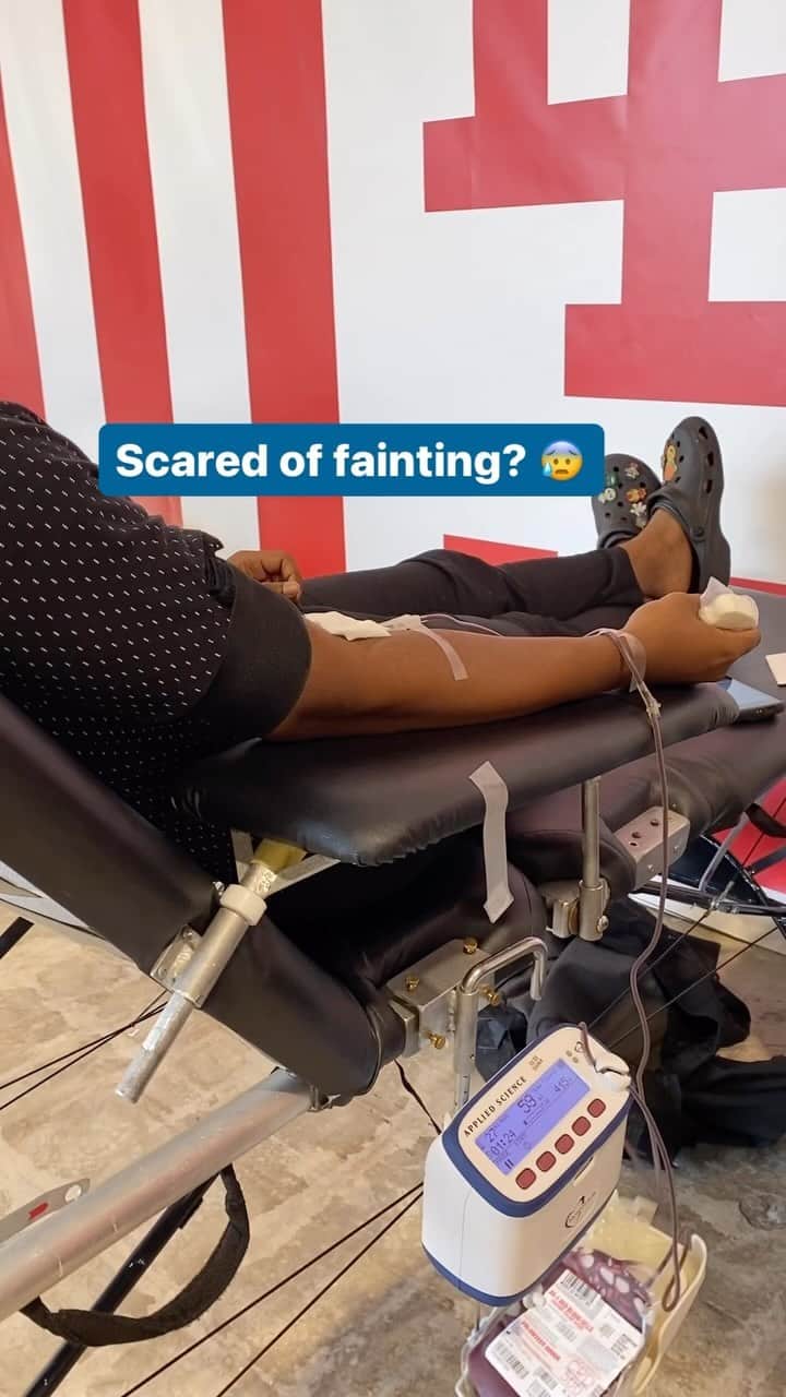 ネーブ・キャンベルのインスタグラム：「If you’re scared of donating blood, learning more about the process and what to expect can help. Watch this to calm those fears and get a sneak peek of the snack table!   #BloodDonation #BloodDonor #GiveBlood #DonateBlood #DonateBloodSaveLives #GiveBloodSaveLives」