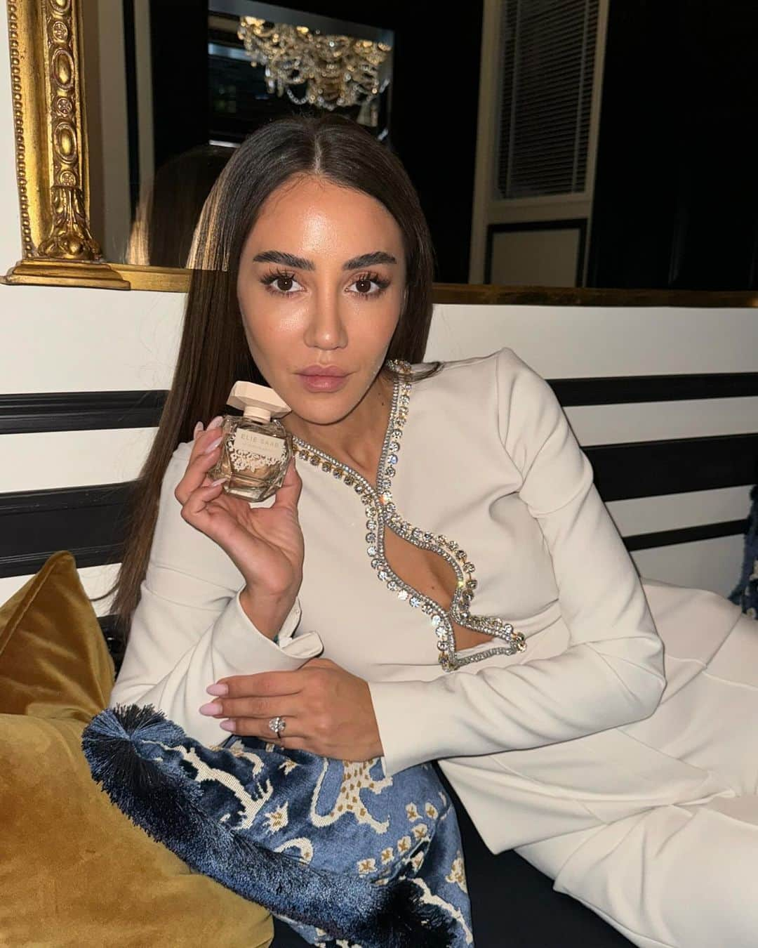 Tamara Kalinicさんのインスタグラム写真 - (Tamara KalinicInstagram)「I didn’t know bridal fragrances are a thing - but I discovered the new @eliesaabworld Bridal Fragrance and the timing couldn’t be better 😉」10月25日 3時14分 - tamara