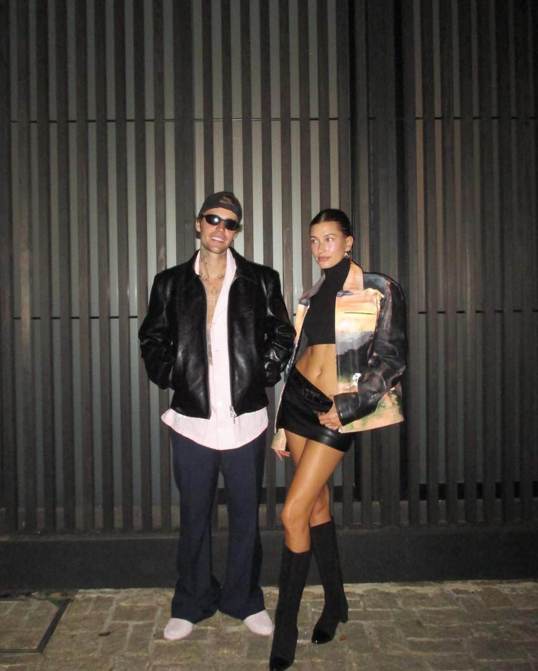 Cosmopolitanのインスタグラム：「One thing about Hailey Bieber is she’s going to look 🔥 wherever she goes. With Justin...it’s 50/50! And now, Hailey is talking about the “visual gag” of how sometimes when she and her husband step out for an event, they look like they’re going to two very different places. Link in bio for what she had to say.  #rg @haileybieber」