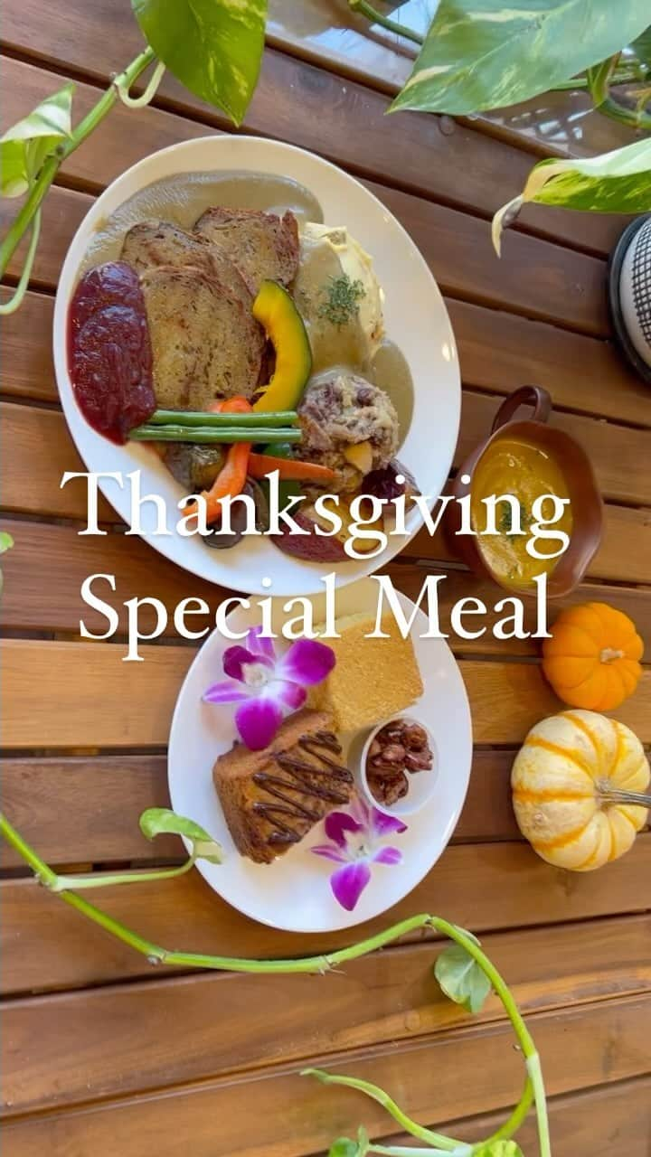 Peace Cafeのインスタグラム：「We have started taking reservations for Peace Cafe's Homemade Thanksgiving Special Meals! This year is a memorable year for us and we have reduced our prices to show our appreciation to everyone ✨. Thank you!❤️ Reservations can be made online at our website!  https://www.peacecafehawaii.com/store/checkout-v2/catering/receipt/peacecafehawaii?order=e471ef98-050b-452d-9738-f2854f875f37  #thanskgiving #specialmeal #reserve #honoluluhawaii #aloha #vegan #plantbased #glutenfreeoptions #dairyfree #peace」