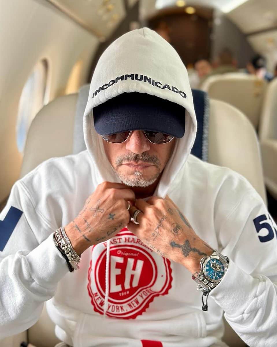 マーク・アンソニーのインスタグラム：「La gira comienza. Mexico 🇲🇽 ya voy en camino. Listos para lo que se viene Veracruz?! #ViviendoTour」