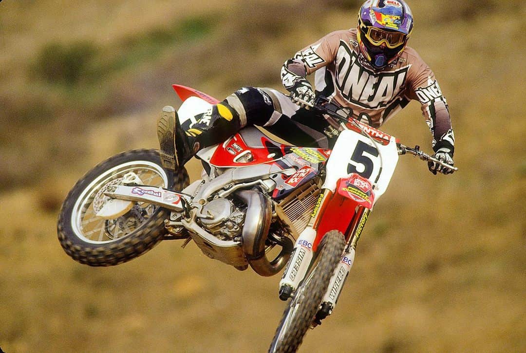 のインスタグラム：「Who remembers the original Factory Connection Honda team from 1998? Brought Mike LaRocco back to prominence and his racing career there went all the way through 2006 🔥 #factoryconnection」