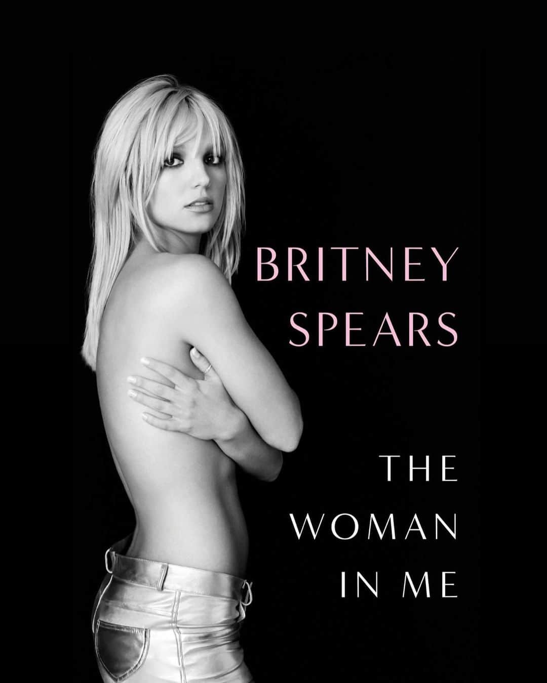 Blonde Saladさんのインスタグラム写真 - (Blonde SaladInstagram)「Today, Britney Spears' new book 'The Woman in Me' has finally been released, an autobiography of the world's most famous pop star sharing every aspect of her life. From the glorious days to the darkest ones, her love story with Justin Timberlake and her tumultuous relationship with her family. Will you read this book?  📸 Getty Images  #BritneySpears #NewBook #TheWomanInMe #Popstar #PrincessOfPop #TheBlondeSalad」10月25日 4時22分 - theblondesalad