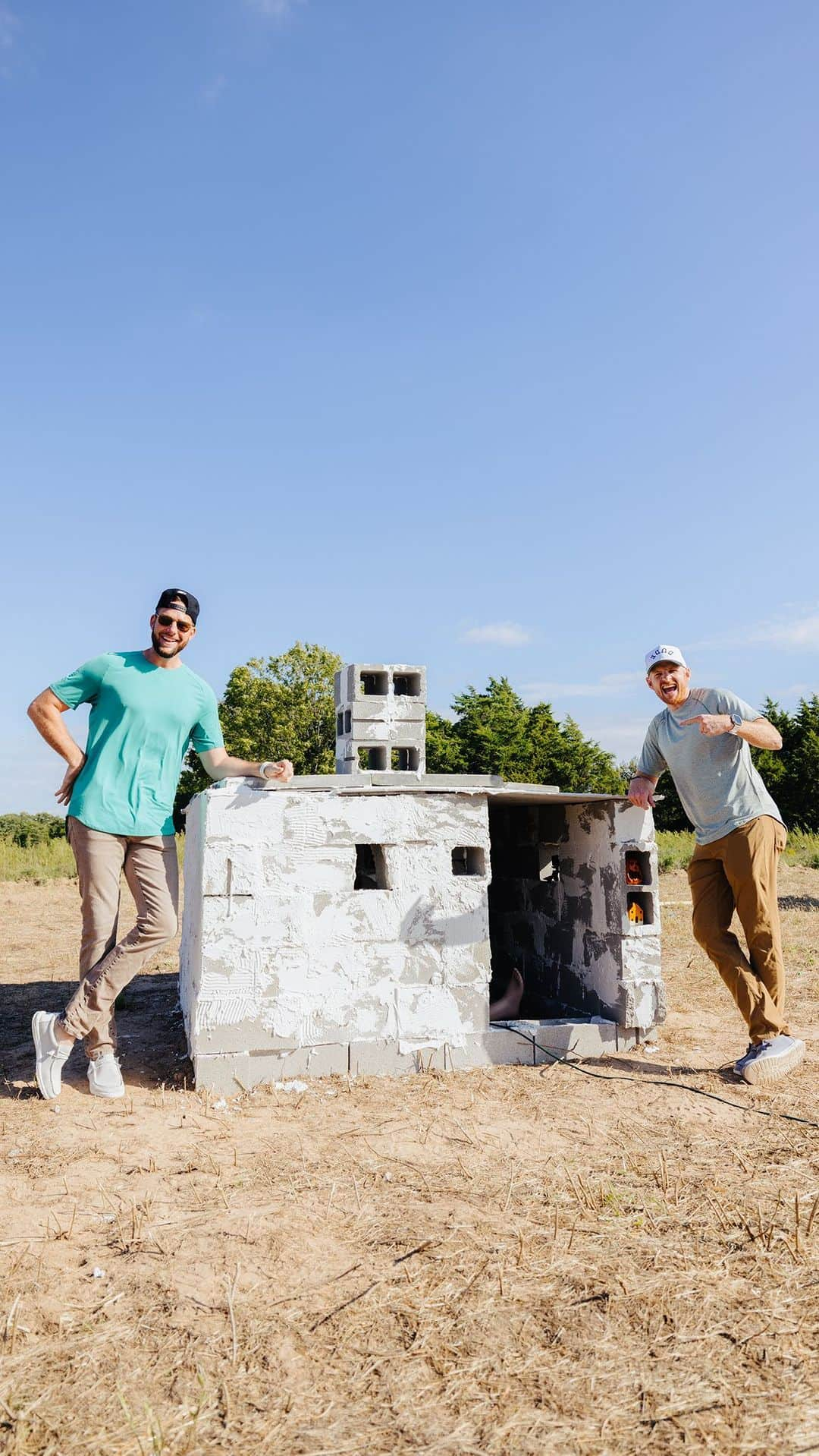 Dude Perfectのインスタグラム：「Grand Piano vs. Homemade Fort.. who won??」