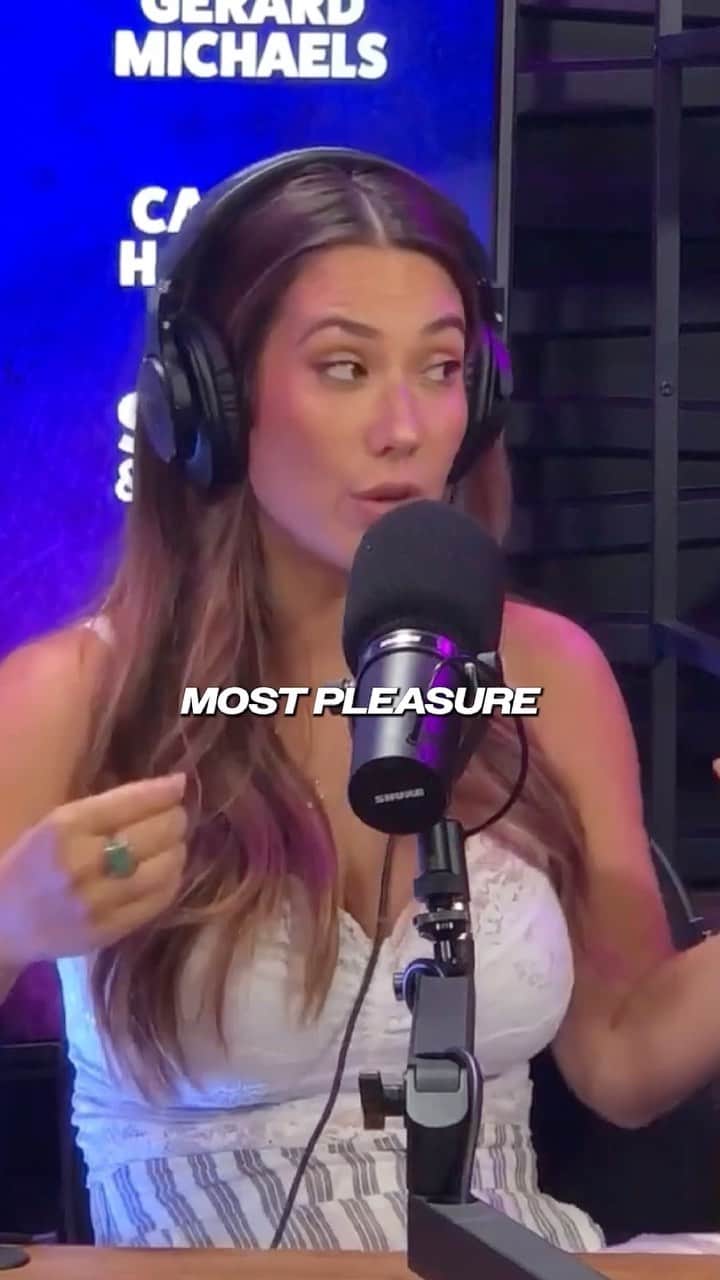 Eva Loviaのインスタグラム：「#kegels for men NOT women?! 👀🤔 @candicehorbacz explains the principles of the pelvic floor & the #gspot to @mickeygall & @gerarddgaf in episode 3 of @cancelledweekly 🤣🤣🙌 NEW EPISODE AIRS TOMORROW!! Click the link in the bio to check it out」