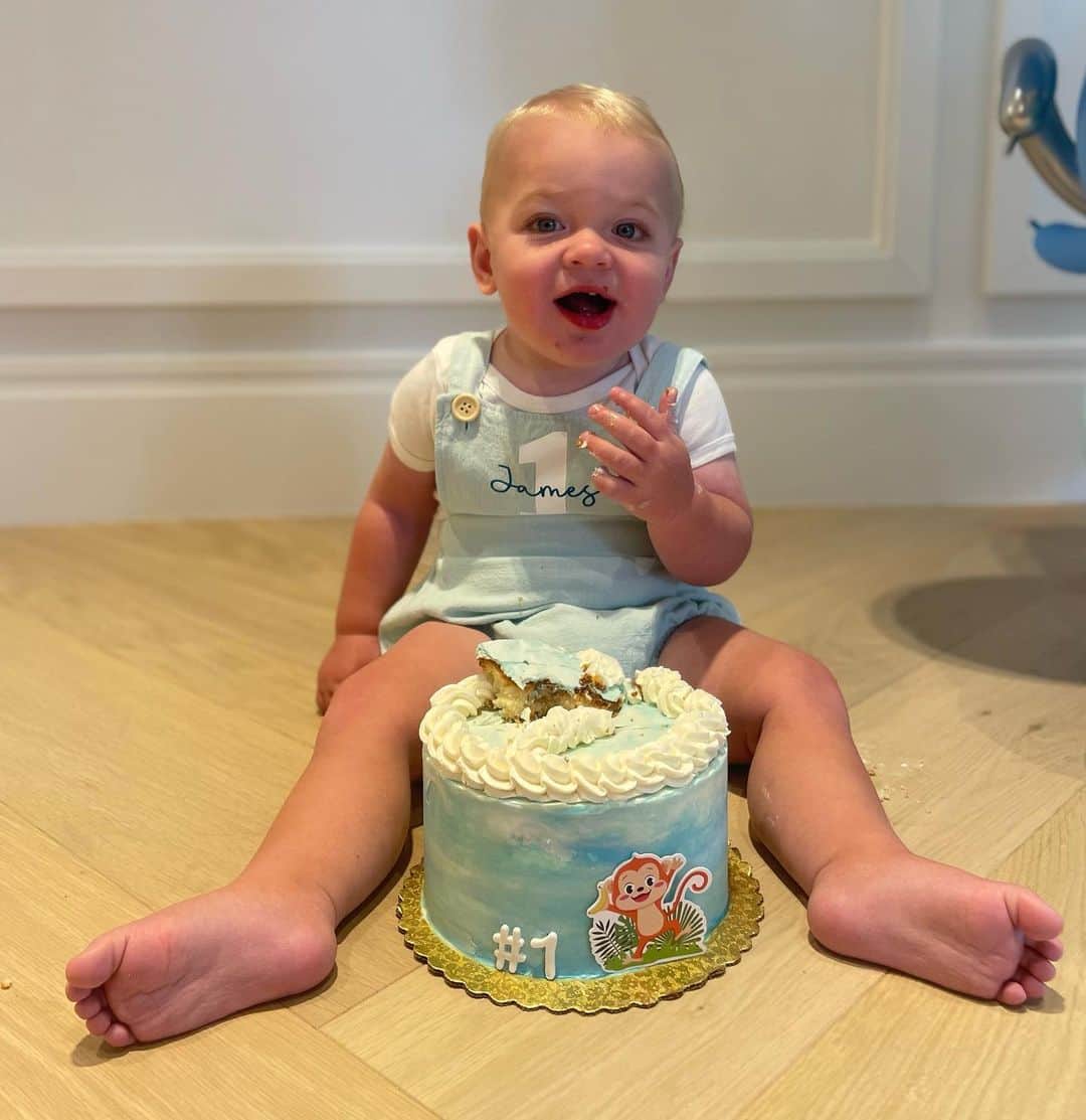 CarolineWozniackiのインスタグラム：「Happy 1st Birthday Jamesie!! You are the kindest, sweetest, toughest little boy and we are so lucky to be your parents!!❤️ We love you!!」
