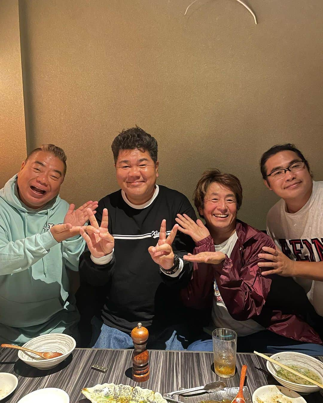 ゴリけんのインスタグラム：「お誕生日 ５０才をお祝いして頂きました。  たくさんのメッセージありがとうございます！！  いい年になりますよう 頑張ります！！  そしてみなさんにもっと 笑顔を与えていけるように 精進します！  感謝！！！」