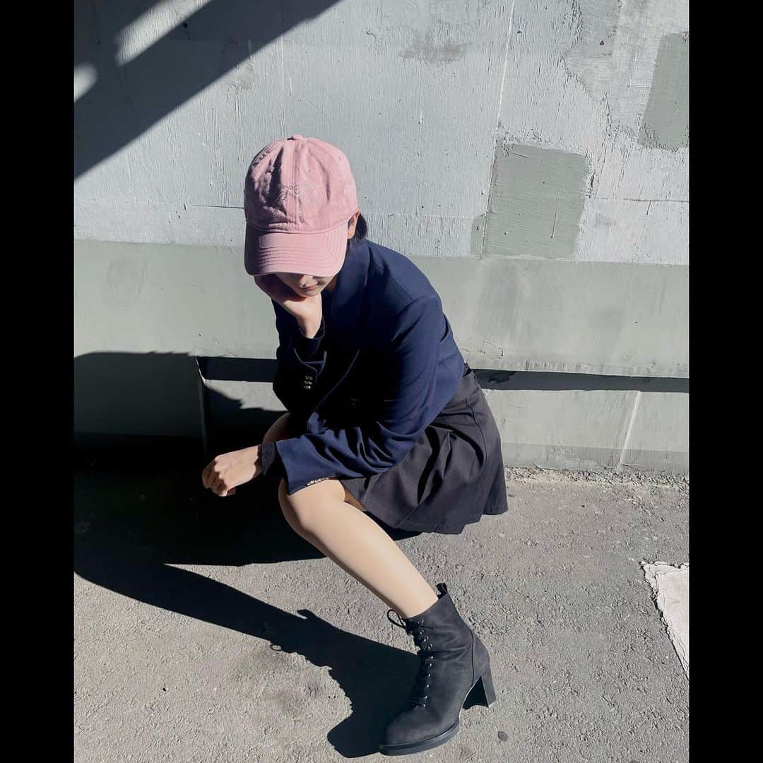 小貫莉奈さんのインスタグラム写真 - (小貫莉奈Instagram)「@himiko_shoes さんのブーツ👢🖤  7cmヒールなのに、長時間履いてても全然疲れなくてお気に入り☺︎  ヒールがあるから、長めのパンツに合わせても可愛いです👌🏻´-」10月25日 15時45分 - rina_onuki0529