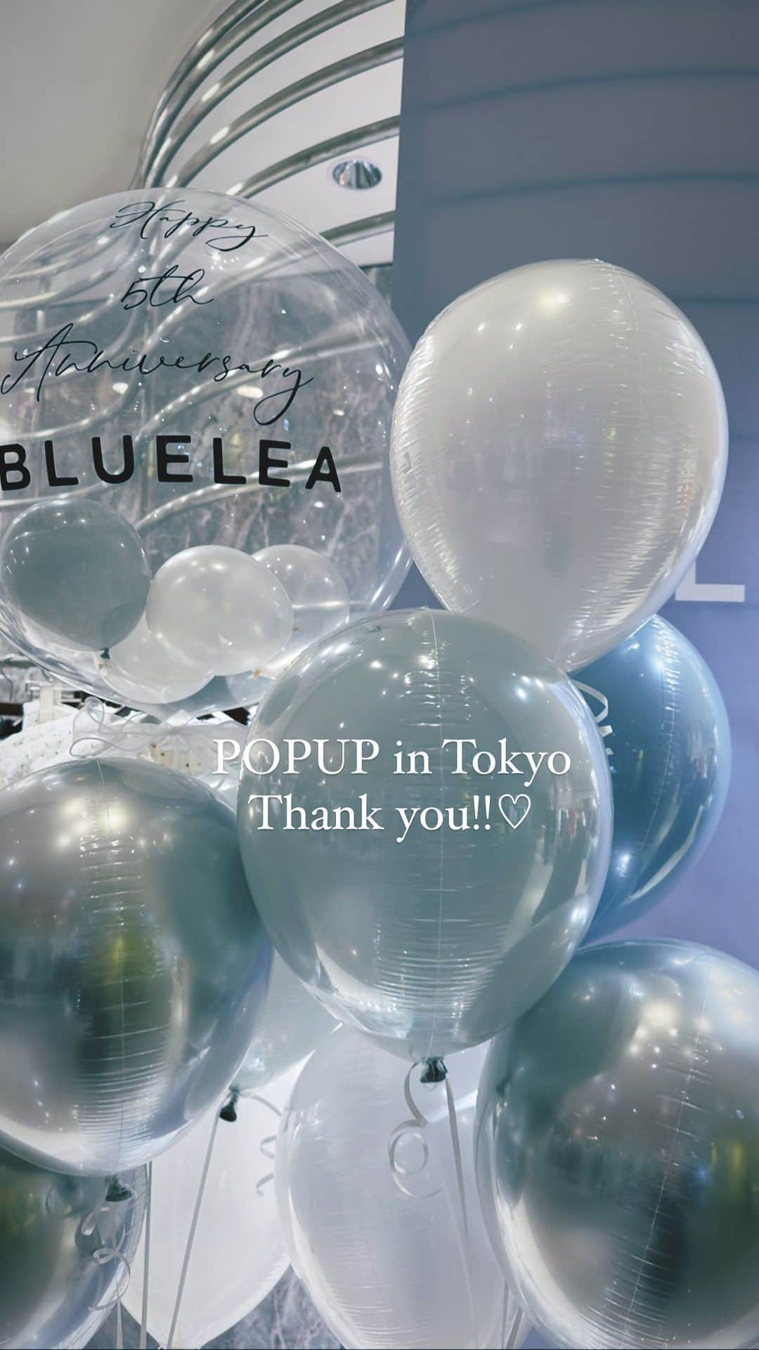 kyoco_ococのインスタグラム：「Bluelea 23 AW collection POPUP in Tokyo🩵  伊勢丹新宿店での４日間のPOPUPが 無事に終了いたしました✨  お忙しい中Blueleaの為にお時間を作っていただき お越しくださり誠にありがとうございました🙇🏼‍♀️✨  約1年ぶりの関東でのPOPUPにドキドキでしたが 初めましてのお客様 ご遠方からお越しくださったお客様 POPUPの度に駆けつけてくださるお客様 立ち上げ当初からご愛顧くださっている顧客様  温かく素敵な皆様とお会いできて お話しさせていただきスタッフ一同 幸せな時間を過ごさせていただきました🥰  POPUPが始まるまでは毎日が緊張と不安でいっぱい。 もちろんワクワクやドキドキもありますが お客様が来てくださるか、滞りなく開催できるか 毎回のように不安と心配の気持ちがあるので 温かく素敵な皆様が迎えてくださり Blueleaへの想いを伝えてくださって🥺 一緒にBlueleaのお洋服をお選びできたことが 本当に嬉しく幸せな4日間でした🥺🩵  また来年も皆様にお会いできることを祈って🫶🏻✨ お洋服作りに励みますので、 これからもよろしくお願いいたします🥰  最後に 今回もこのような機会をくださった @isetan_shinjuku_urbancloset の皆様 各関係者様、スタッフの皆んな お力添えをいただきありがとうございました！🙇🏼‍♀️  心より感謝いたします✨  POPUP先行商品や一部商品は27日(金)21:00〜 販売スタートです。 是非この機会にご覧くださいませ🥰  #bluelea #bluelea23awpopup #bluelea伊勢丹POPUP」