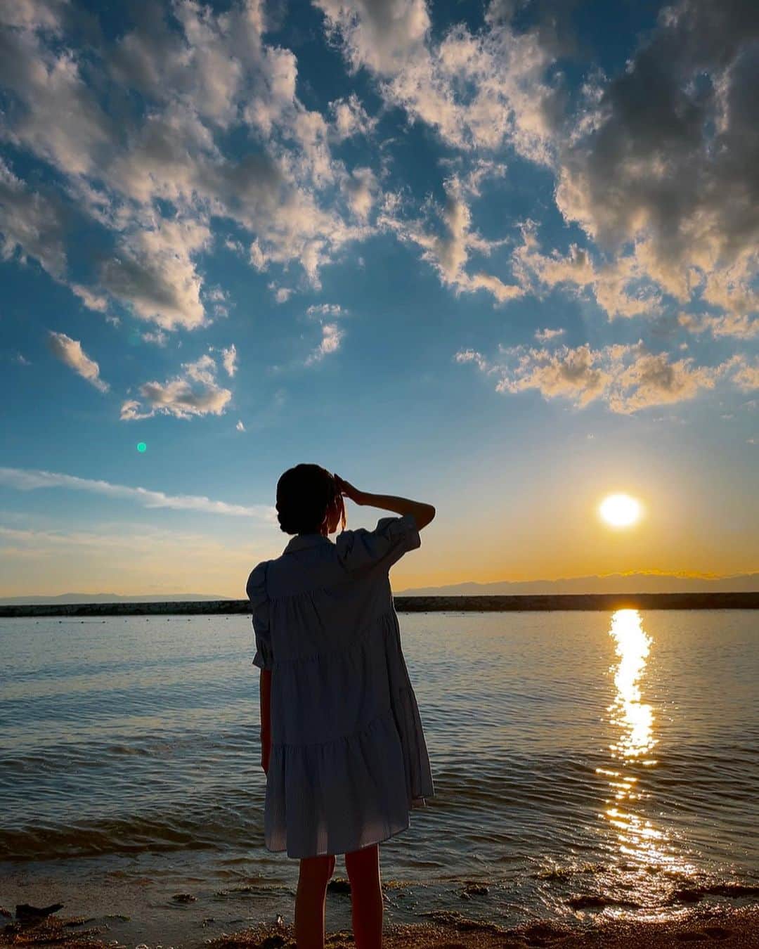 村井純奈さんのインスタグラム写真 - (村井純奈Instagram)「夏に海行った時の。綺麗に撮れた💭🫧」10月25日 14時17分 - murai_junna
