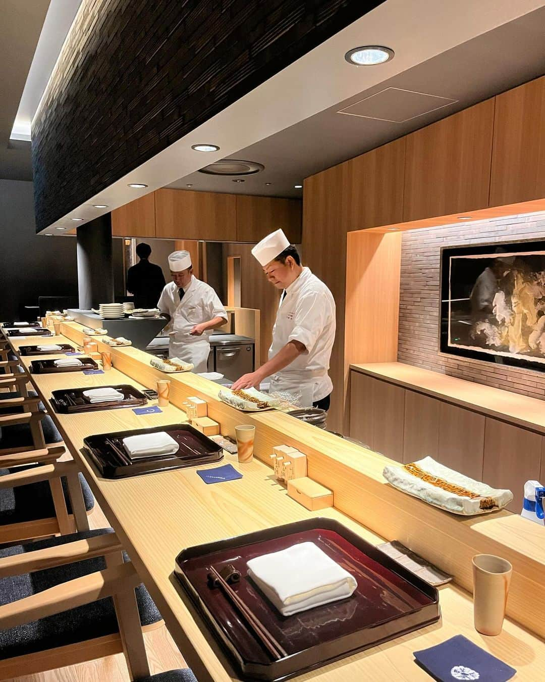 立花セリのインスタグラム：「とっても美味しい♥️😍名古屋コーチンの熟成肉🍖素敵な空間で特別な焼き鳥屋さん🐓💞･.｡*･.｡*  #焼き鳥#百万石#素敵な時間」