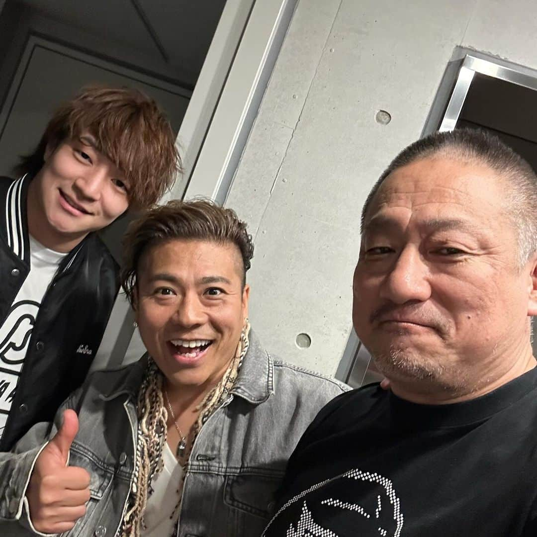 高木三四郎のインスタグラム：「昨日は東京食肉市場直送 肉焼屋D-29さんで会食！娘の幼稚園のパパ友 山下さん、HOME MADE家族 MICRO君、遠州茶道宗家13世家元次女 小堀宗翔さん、和太鼓奏者 岩切響一さん、上野勇希、私、となかなか濃いメンバーでの会食でした！お肉も最高でしたし、楽しい時間を過ごす事ができました！山下さん、ありがとうございます！ #広尾グルメ #東京食肉市場直送肉焼屋d29」