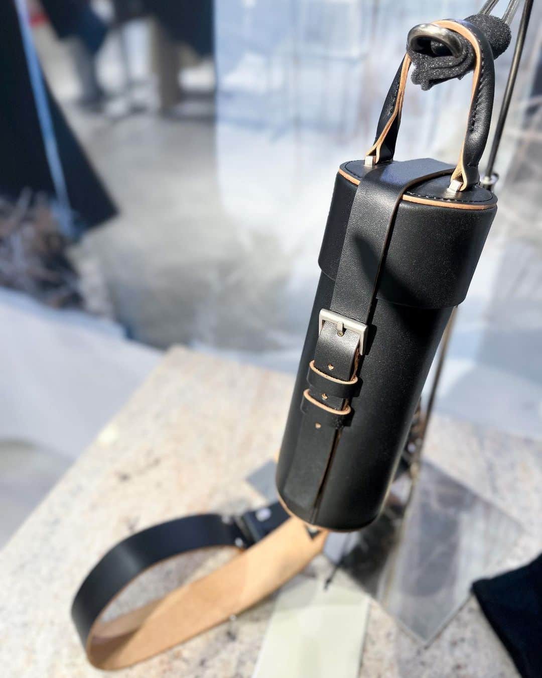 HANKYU.MODEさんのインスタグラム写真 - (HANKYU.MODEInstagram)「. 𝙏𝙀̆𝙇𝙊𝙋𝙇𝘼𝙉 𝙋𝙊𝙋 𝙐𝙋 𝙎𝙏𝙊𝙍𝙀 Until 10/31 At 3F『D-LAB』  『内なる自分を引き出す一着』として纏う戦闘着をコンセプトとした『TĔLOPLAN』が、23AWコレクションを一堂に展開する23AW関西地区初のポップアップストアを開催。 メンズウェアからのインスピレーションを取り入れつつ、素肌を衣服の一部として完結させたデザインのアイテムや、Atitaya Colour Gradient Knitの新色などもラインアップ。  Page1　カーディガン　44,000円  Page2　ジャンプスーツ　77,000円  Page3 ニット　26,400円 カットソー　30,800円  Page4 キャミドレス　38,500円 ドレス　33,000円  Page5　トップス　38,500円  Page6　ソックスベルト　25,300円  Page7　バッグ　55,000円  Page8 左)コート　71,500円 右)コート　110,000円  #TELOPLAN  #テーロプラン #hankyumode #hankyu #阪急うめだ本店 #阪急本店 #うめはん #ファッション  #hankyumode23aw #hankyumode23awwear #ニットカーディガン #ニット #コート #23aw新作 #新作」10月26日 12時00分 - hankyumode