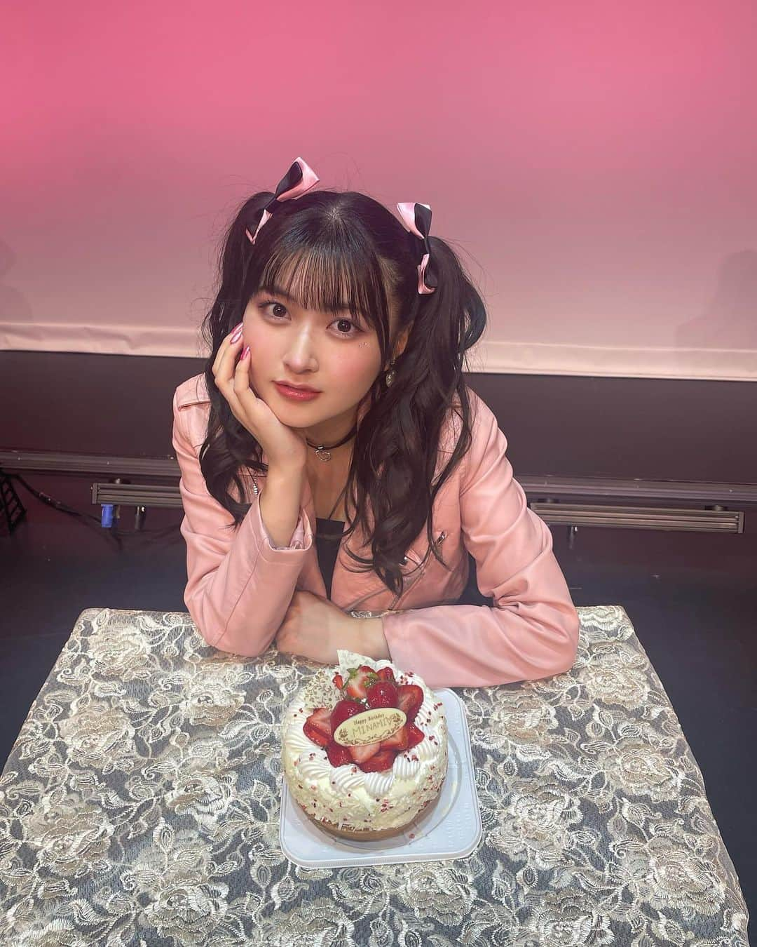 岡村美波さんのインスタグラム写真 - (岡村美波Instagram)「♡  19歳のバースデーイベント ありがとうございました🎂💓  幸せすぎた〜☺️💓  ROCKみいみカッコ可愛く頑張ったよ〜🩷🖤  19歳も新たなみいみをお魅せできるように頑張るので 見守っていてください🫶  みんなだいすきだよ〜💓💓💓  #beyooooonds #雨ノ森川海  #岡村美波 #みいみ #djみいみ」10月25日 14時31分 - minami_okamura.official